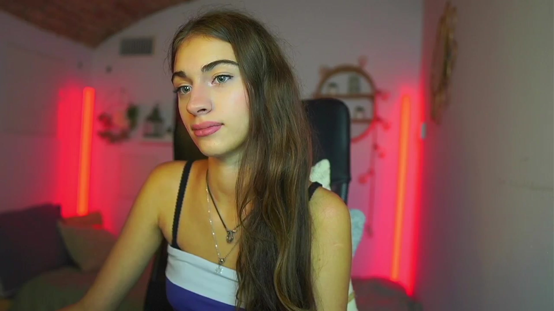 Gallery image thumbnail from Sophie__Grey's myfreecams stream on, 07/17/2025, 18:02 image 5 of 20
