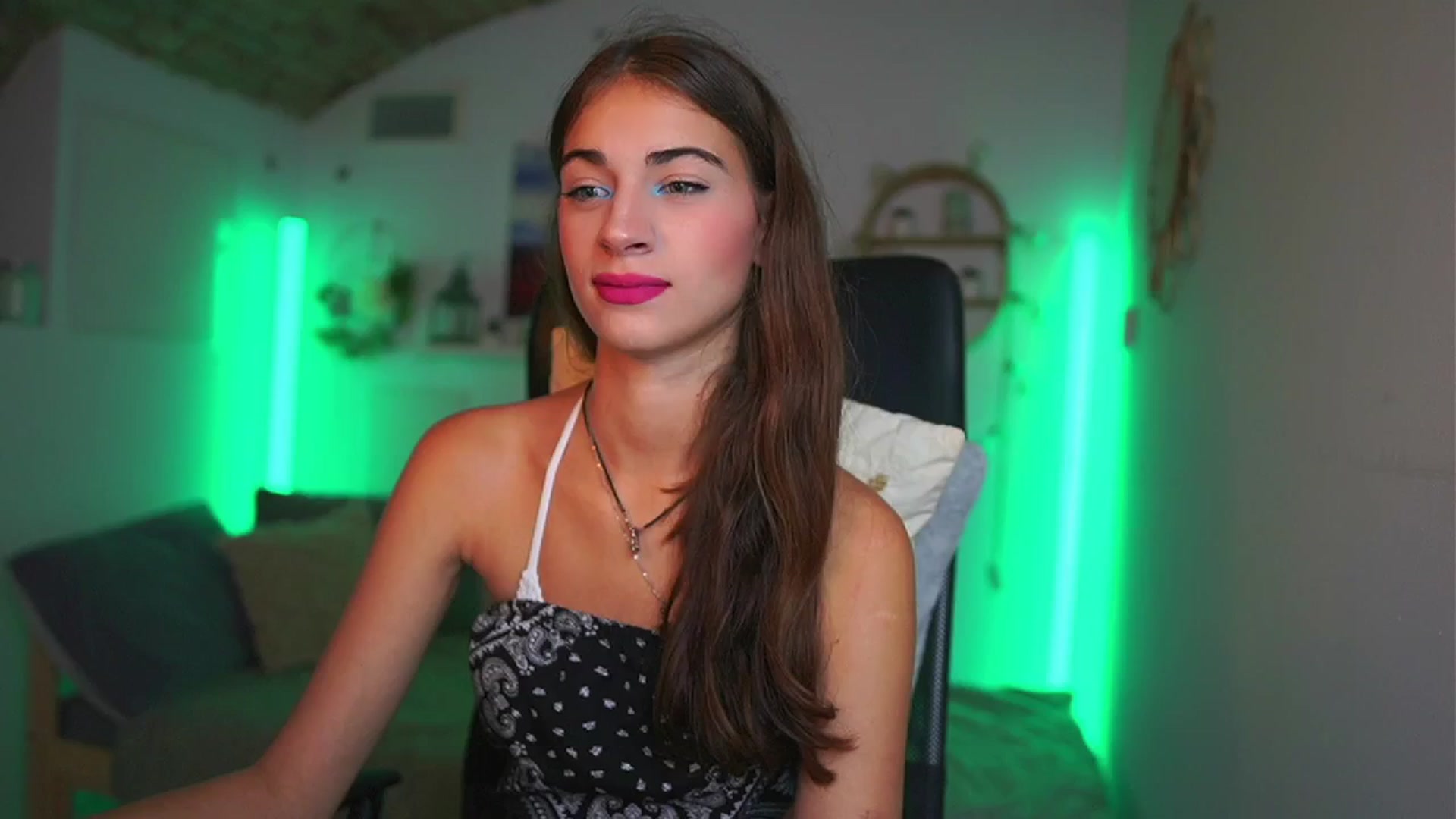 Gallery image thumbnail from Sophie__Grey's myfreecams stream on, 07/18/2025, 13:20 image 4 of 20