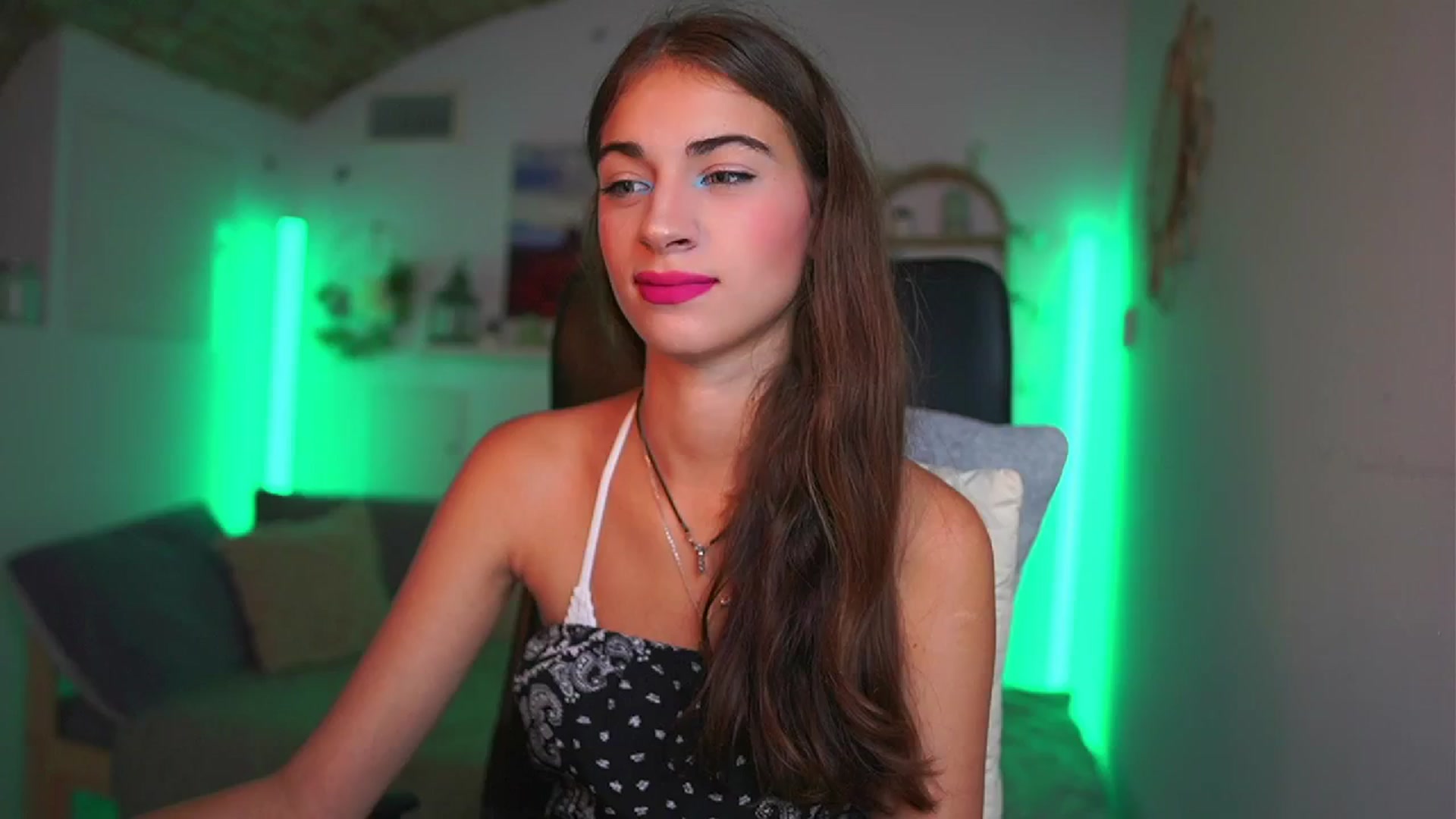 Gallery image thumbnail from Sophie__Grey's myfreecams stream on, 07/18/2025, 13:20 image 12 of 20