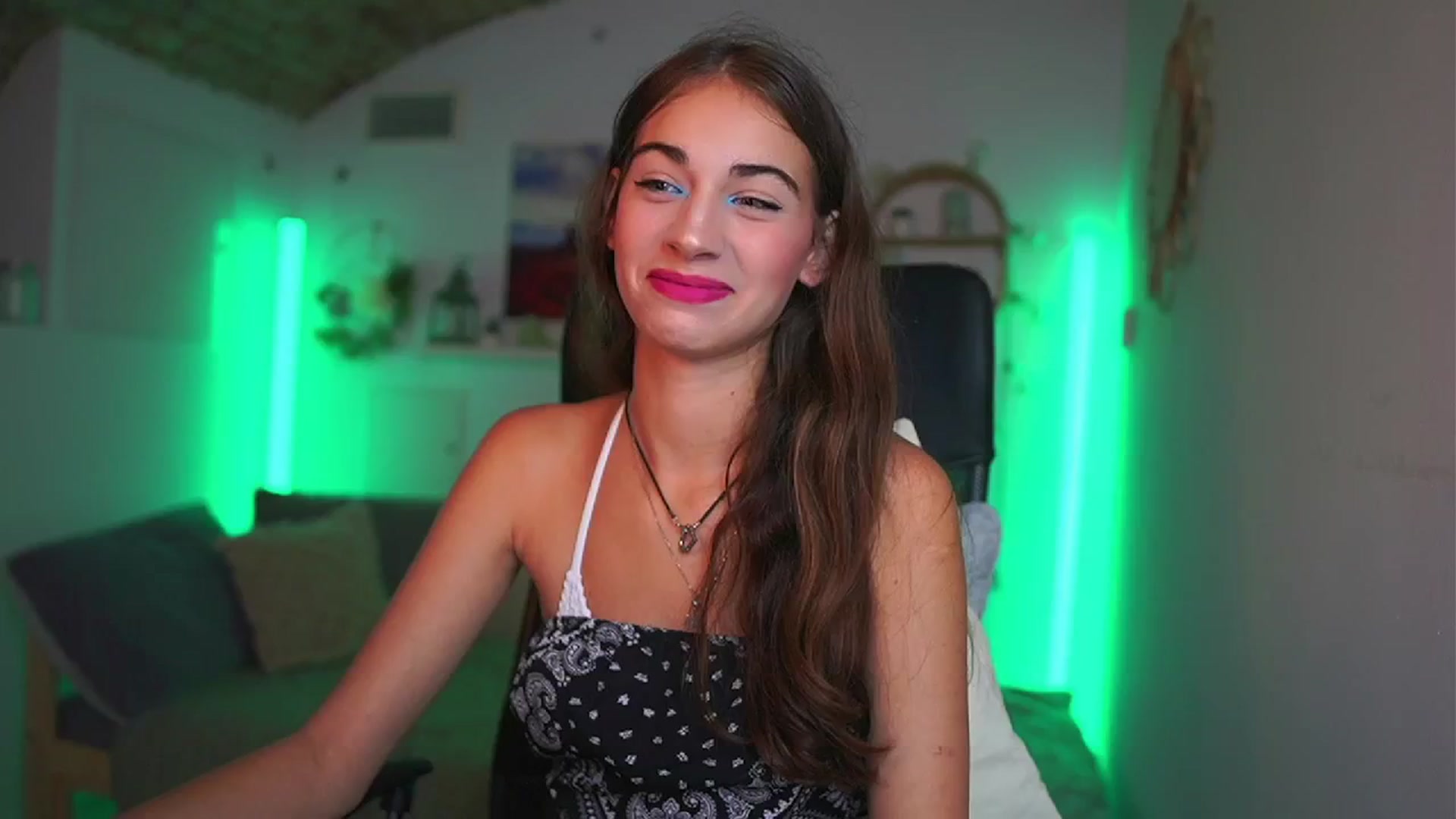 Gallery image thumbnail from Sophie__Grey's myfreecams stream on, 07/18/2025, 13:20 image 20 of 20