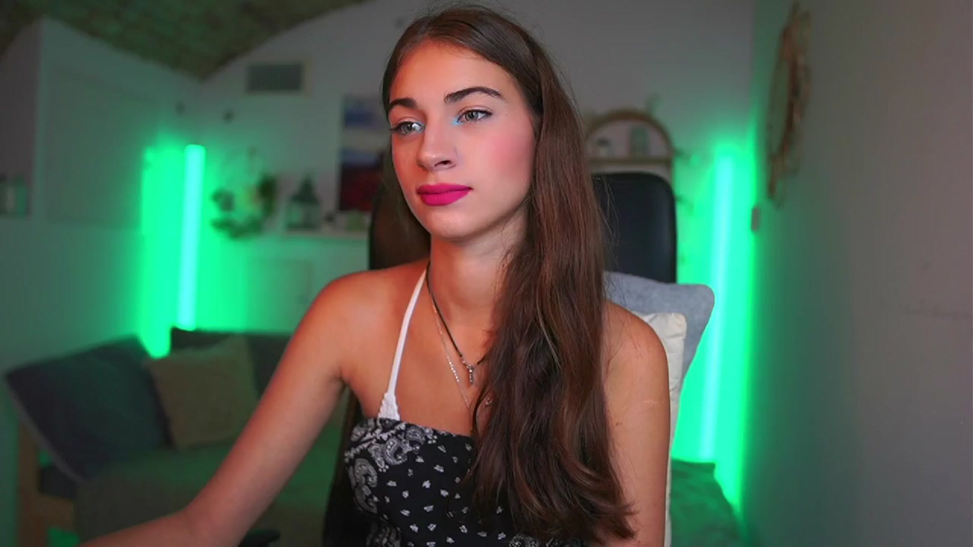 Gallery image thumbnail from Sophie__Grey's myfreecams stream on, 07/18/2025, 13:20 image 10 of 20