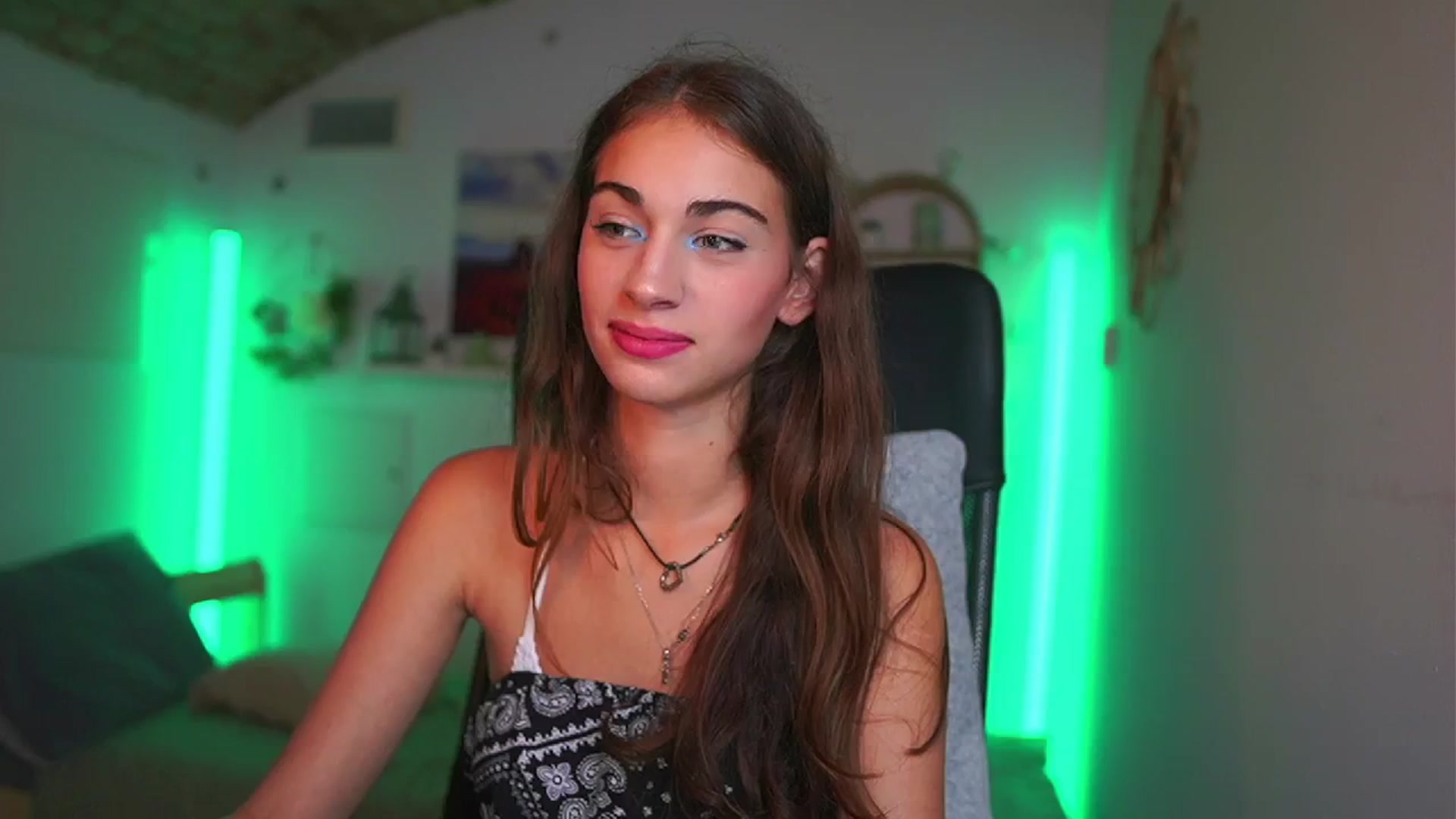 Gallery image thumbnail from Sophie__Grey's myfreecams stream on, 07/18/2025, 17:23 image 20 of 20