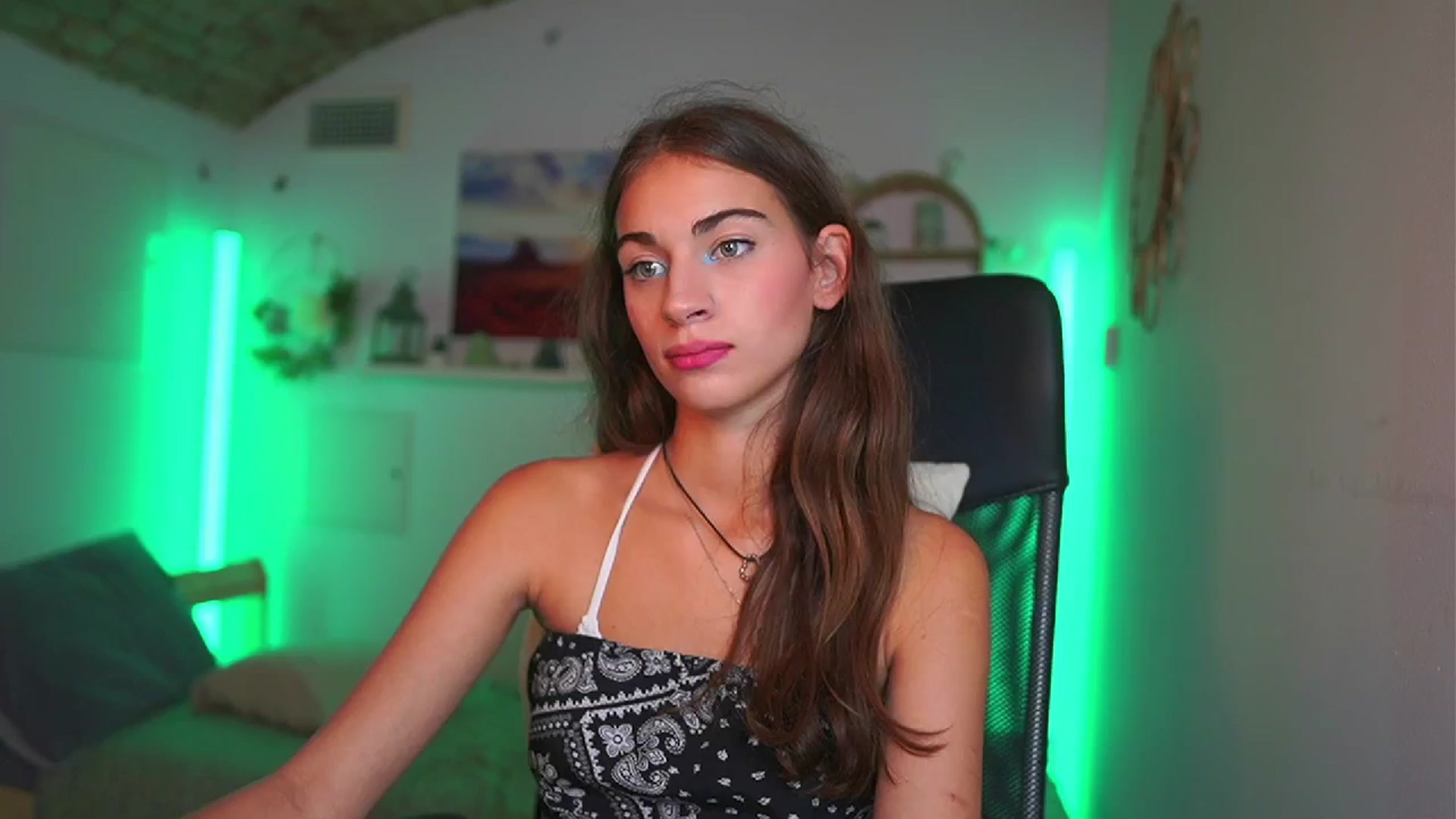 Gallery image thumbnail from Sophie__Grey's myfreecams stream on, 07/18/2025, 17:23 image 18 of 20