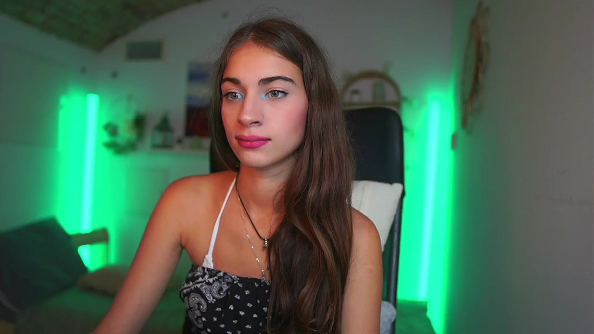Gallery image thumbnail from Sophie__Grey's myfreecams stream on, 07/18/2025, 17:23 image 5 of 20