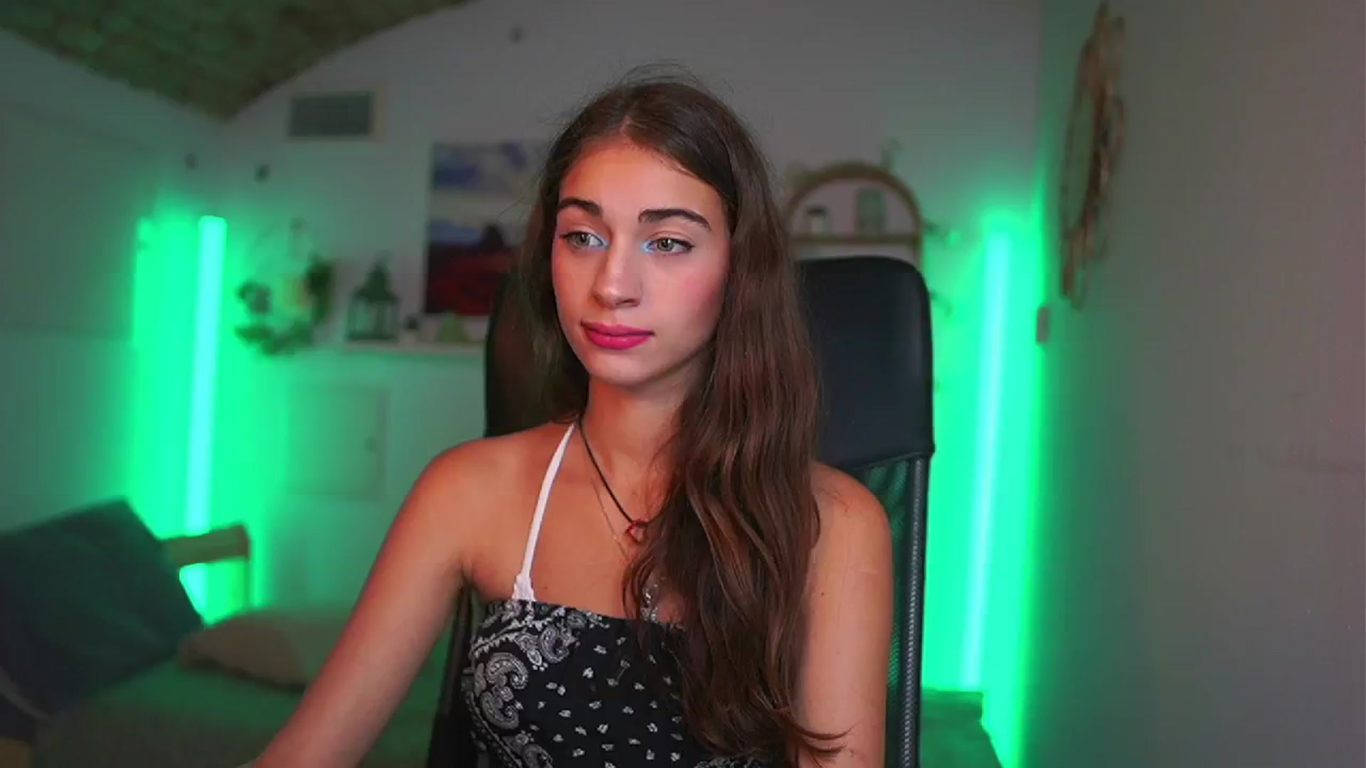 Gallery image thumbnail from Sophie__Grey's myfreecams stream on, 07/18/2025, 17:23 image 2 of 20