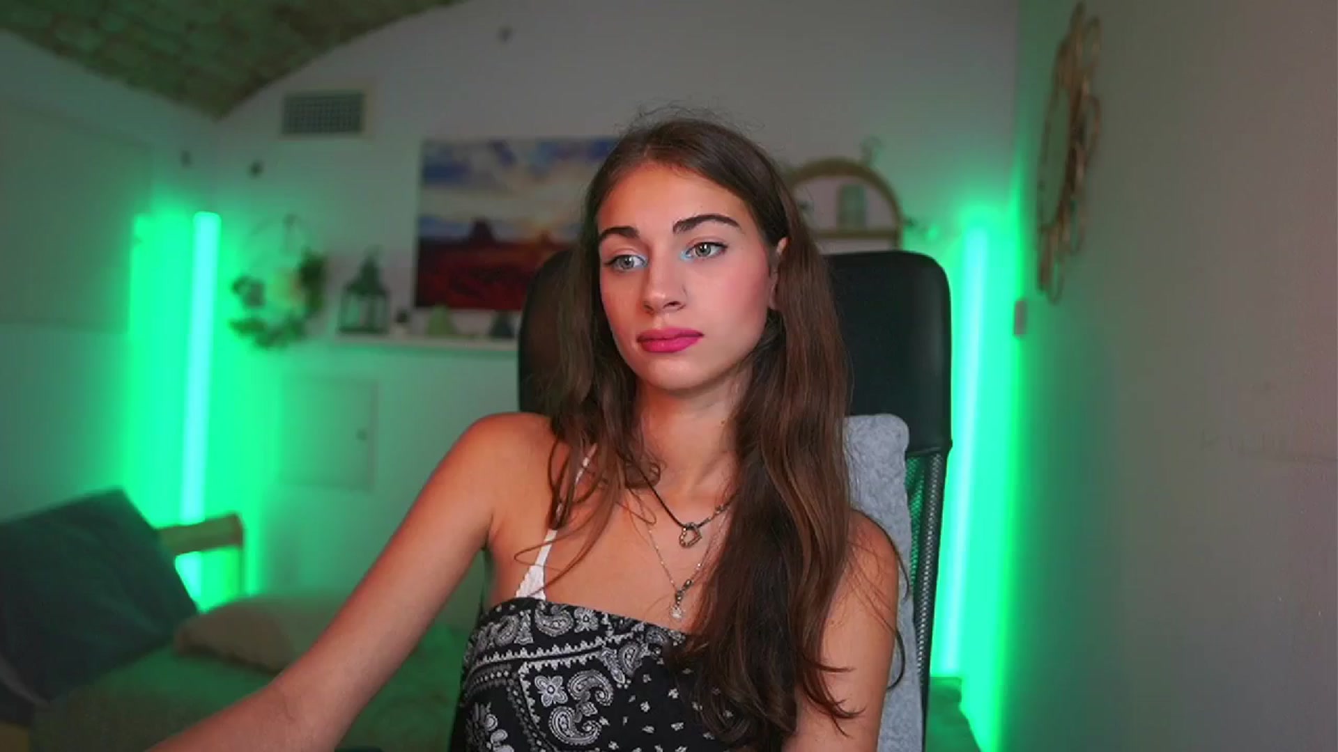 Gallery image thumbnail from Sophie__Grey's myfreecams stream on, 07/18/2025, 17:42 image 2 of 20