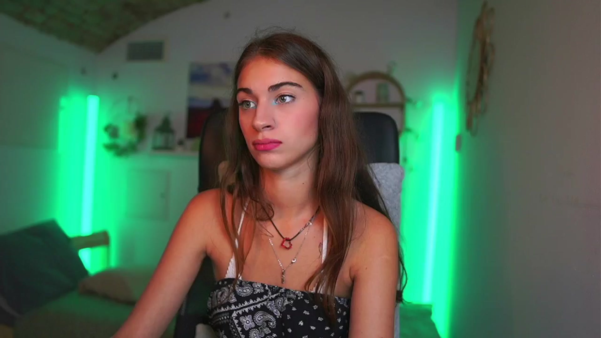 Gallery image thumbnail from Sophie__Grey's myfreecams stream on, 07/18/2025, 17:42 image 17 of 20