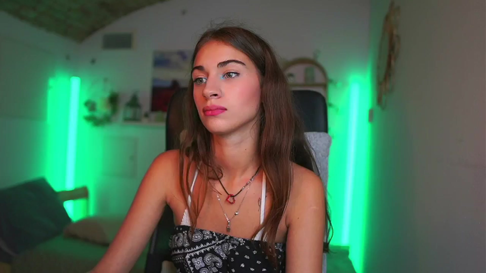 Gallery image thumbnail from Sophie__Grey's myfreecams stream on, 07/18/2025, 17:42 image 15 of 20
