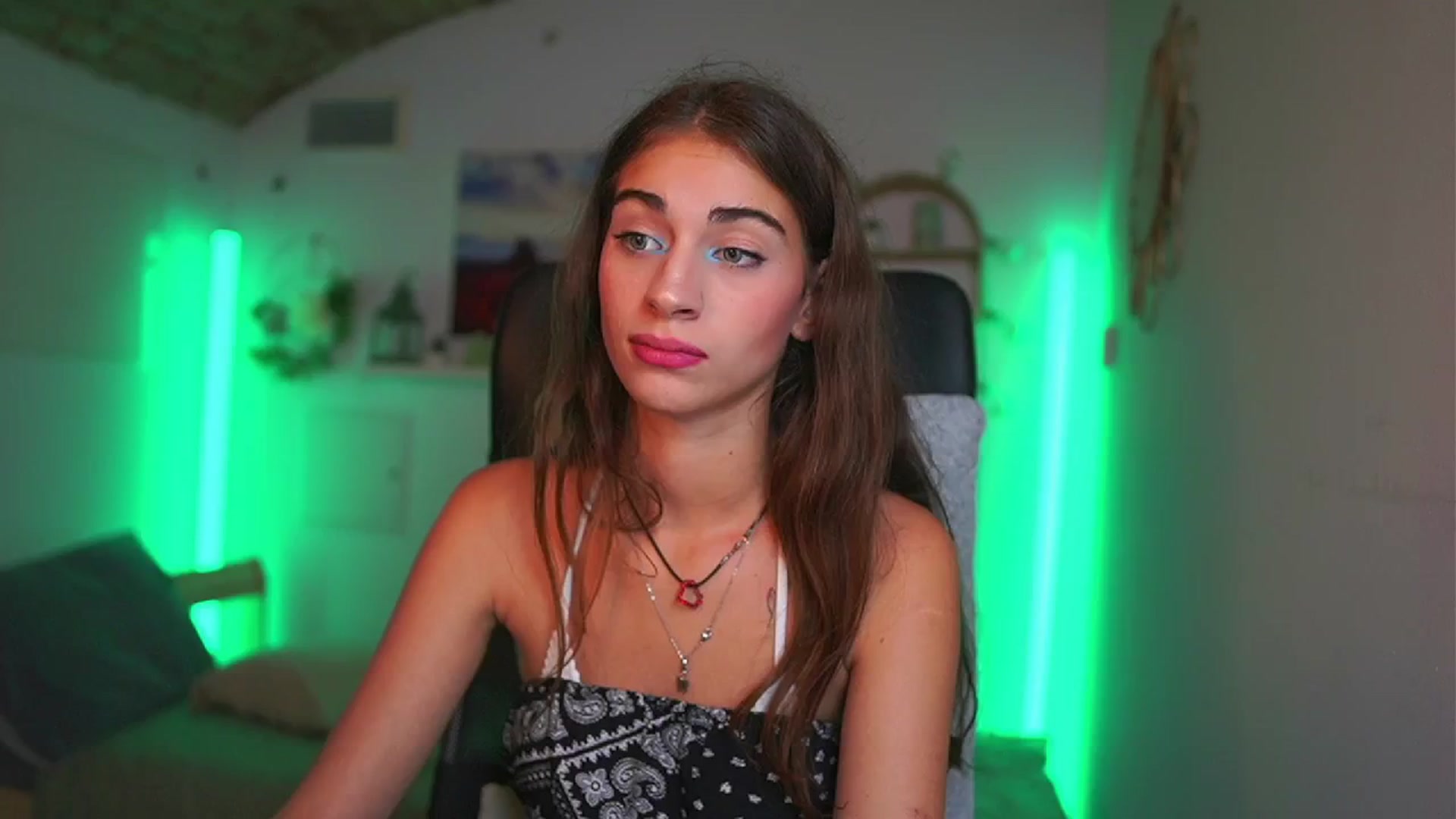 Gallery image thumbnail from Sophie__Grey's myfreecams stream on, 07/18/2025, 17:42 image 16 of 20