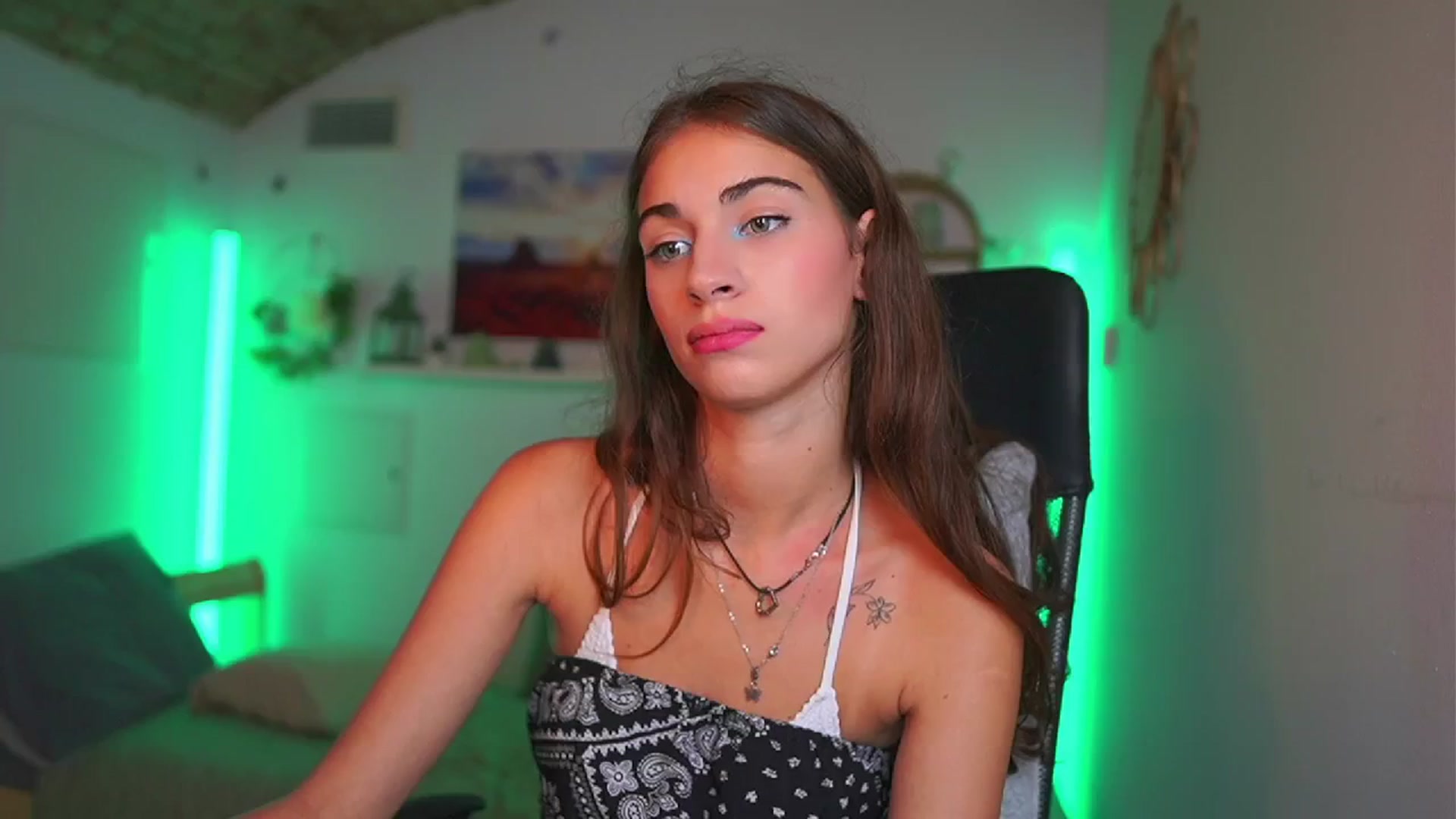 Gallery image thumbnail from Sophie__Grey's myfreecams stream on, 07/18/2025, 17:42 image 9 of 20