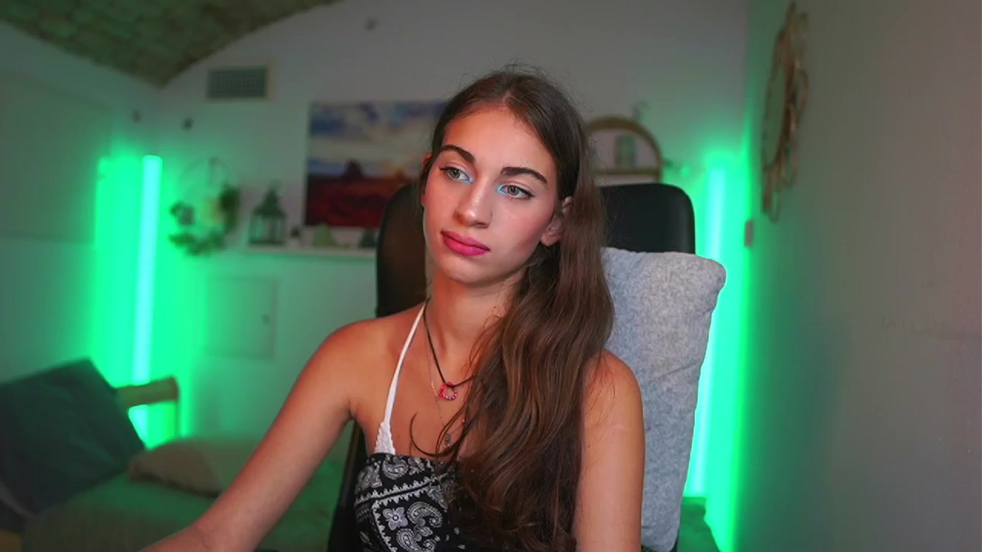 Gallery image thumbnail from Sophie__Grey's myfreecams stream on, 07/18/2025, 17:42 image 20 of 20