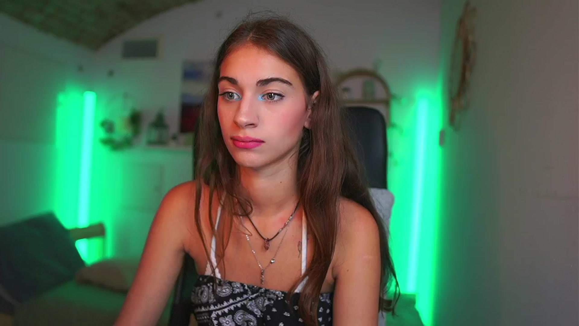 Gallery image thumbnail from Sophie__Grey's myfreecams stream on, 07/18/2025, 17:42 image 13 of 20