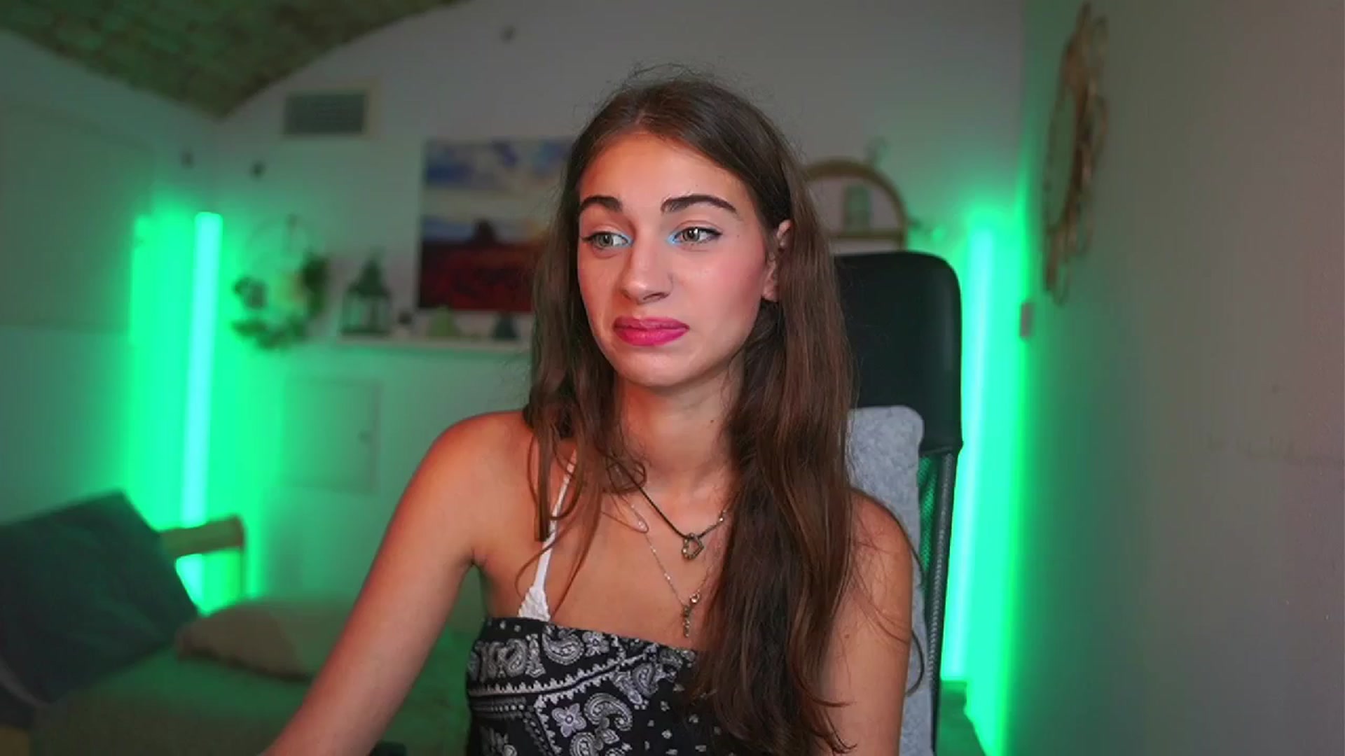 Gallery image thumbnail from Sophie__Grey's myfreecams stream on, 07/18/2025, 17:42 image 5 of 20