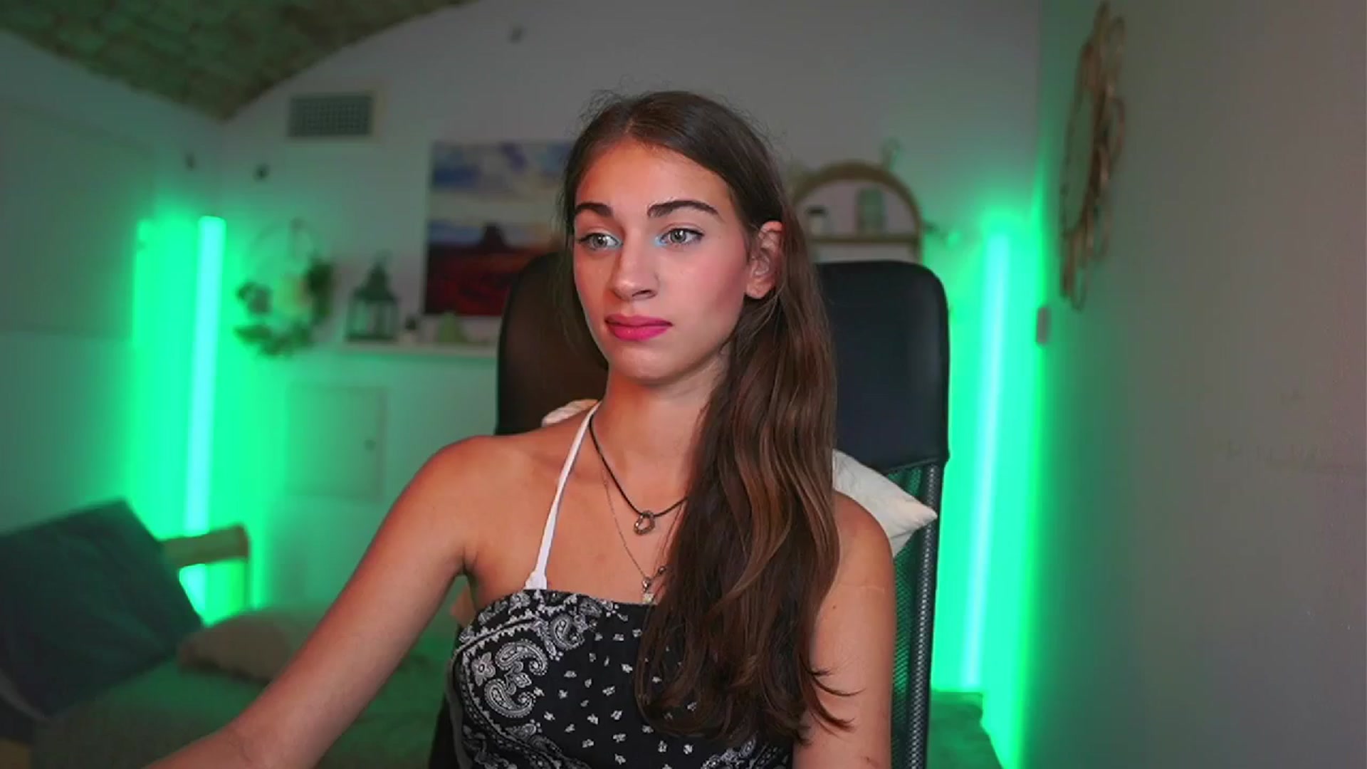 Gallery image thumbnail from Sophie__Grey's myfreecams stream on, 07/18/2025, 17:58 image 17 of 20