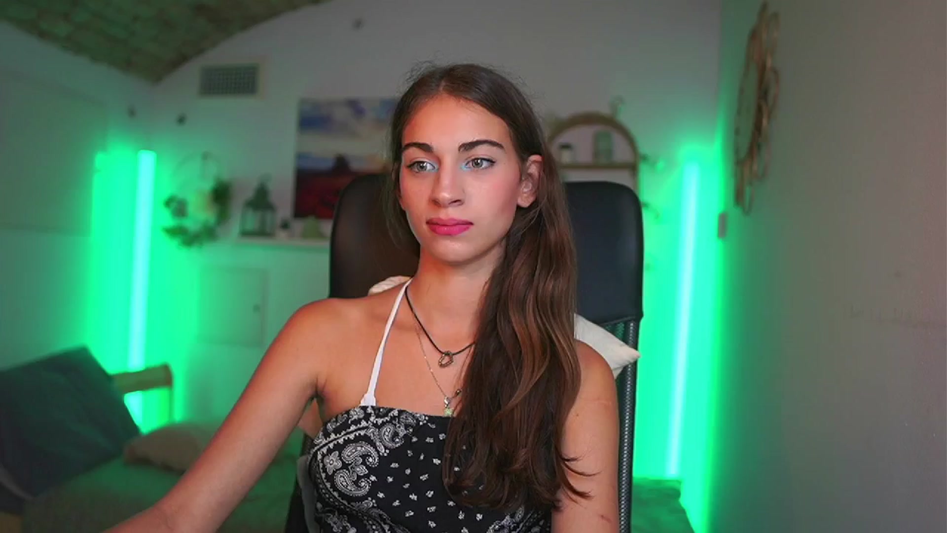 Gallery image thumbnail from Sophie__Grey's myfreecams stream on, 07/18/2025, 17:58 image 13 of 20