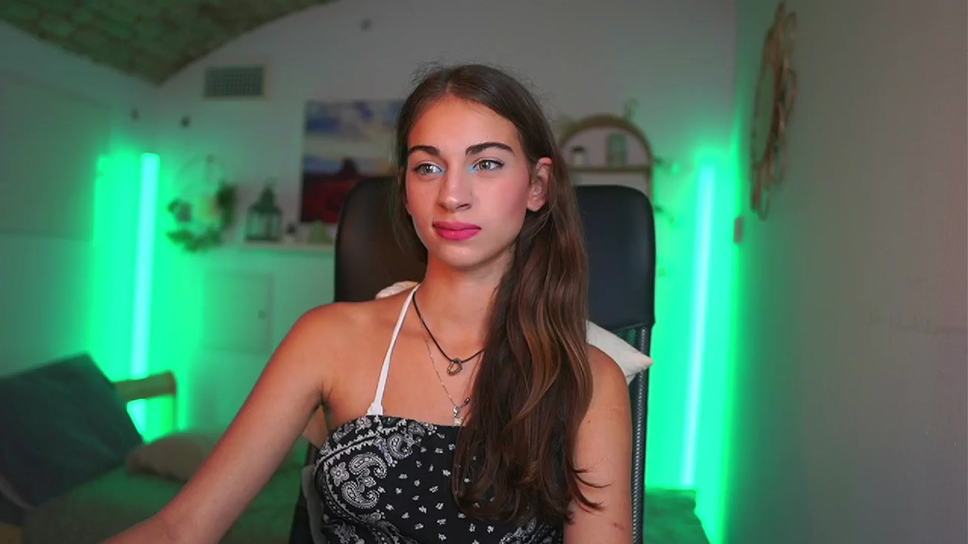 Gallery image thumbnail from Sophie__Grey's myfreecams stream on, 07/18/2025, 17:58 image 12 of 20