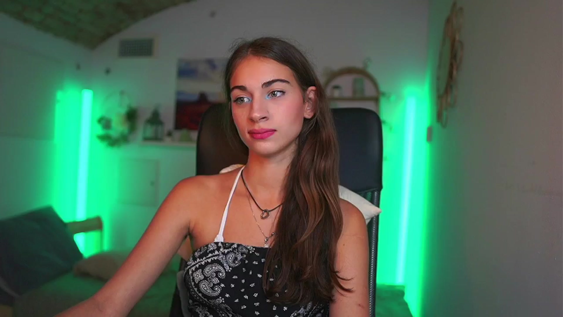 Gallery image thumbnail from Sophie__Grey's myfreecams stream on, 07/18/2025, 17:58 image 11 of 20