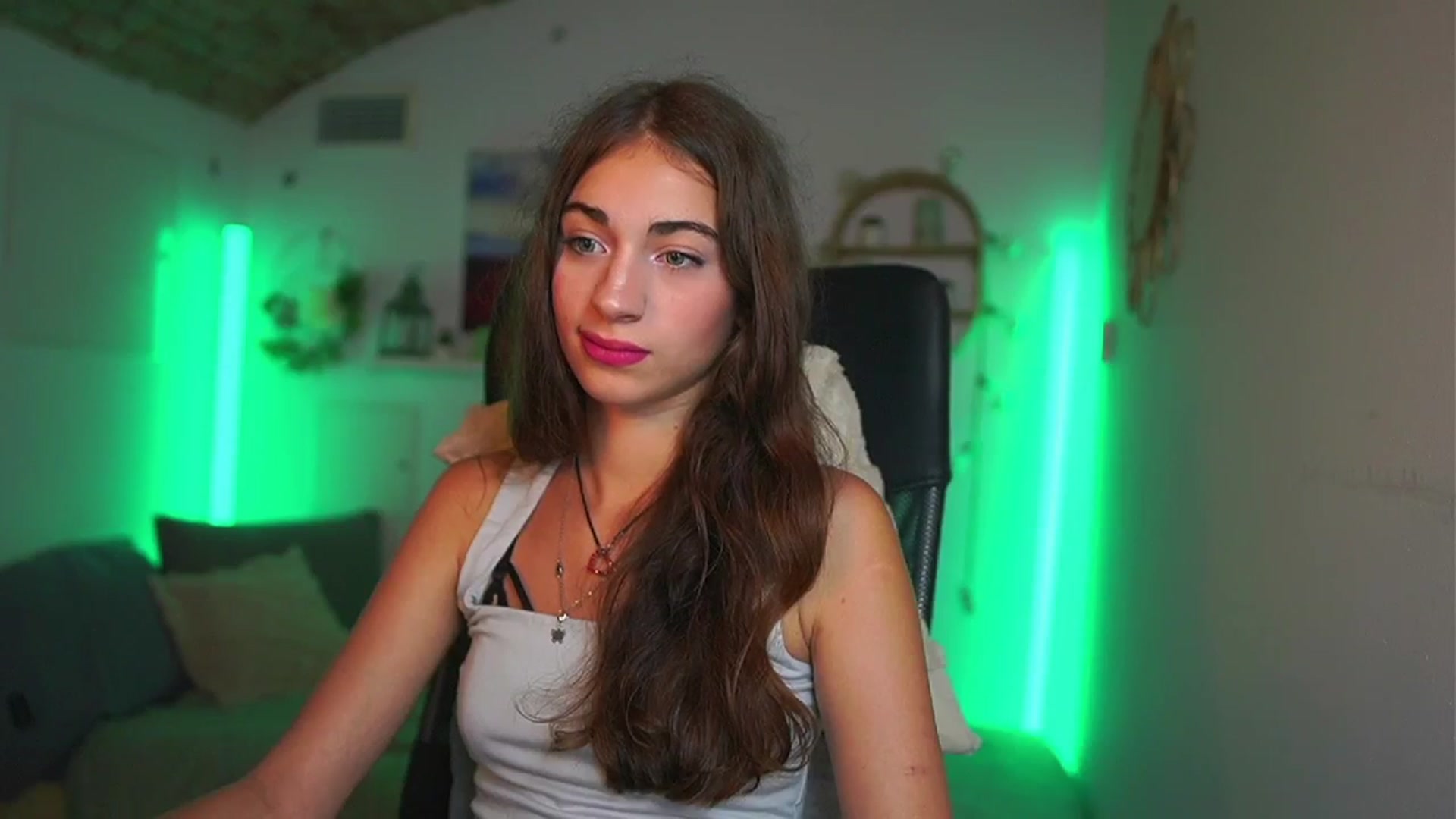Gallery image thumbnail from Sophie__Grey's myfreecams stream on, 07/22/2025, 14:21 image 10 of 20