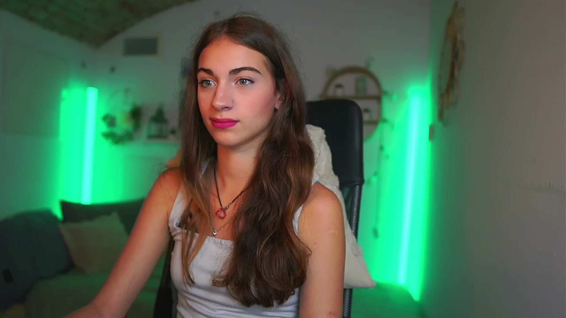 Gallery image thumbnail from Sophie__Grey's myfreecams stream on, 07/22/2025, 14:21 image 12 of 20