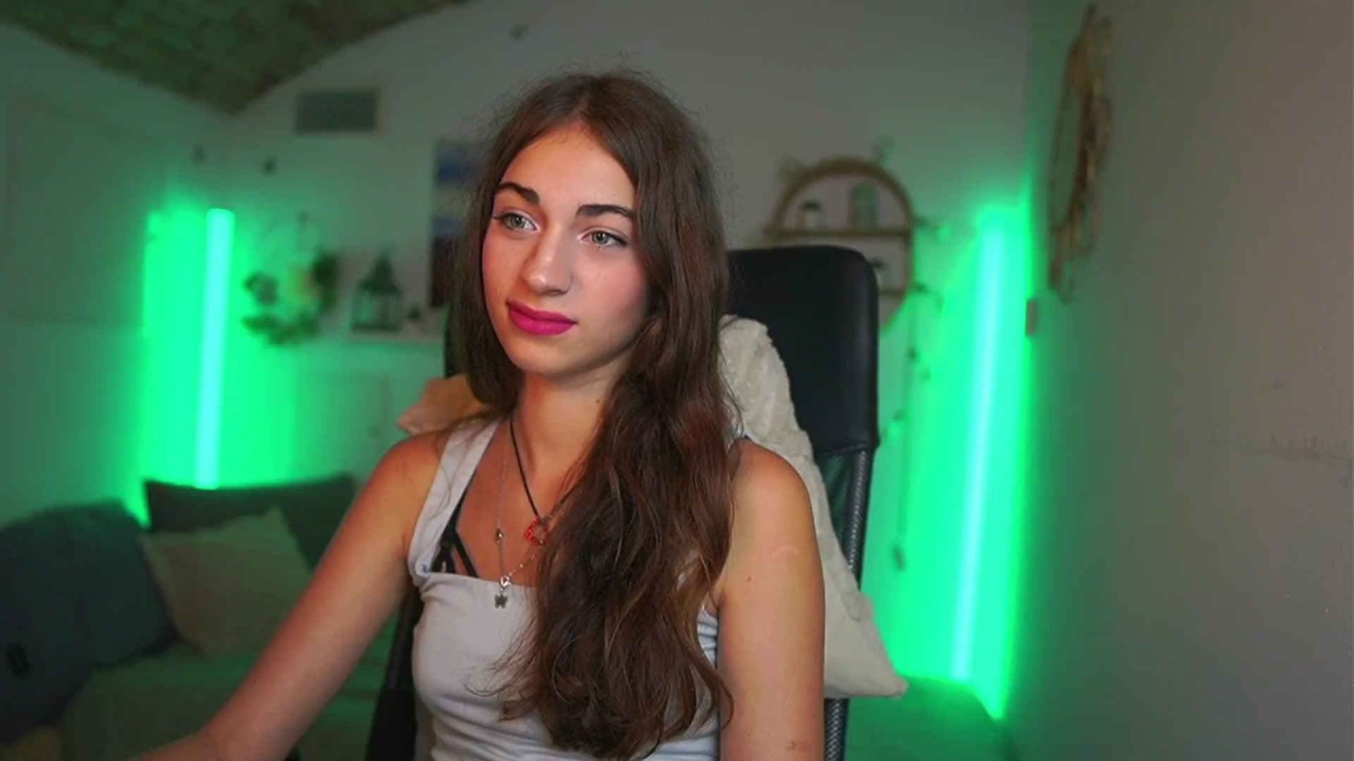 Gallery image thumbnail from Sophie__Grey's myfreecams stream on, 07/22/2025, 14:21 image 7 of 20