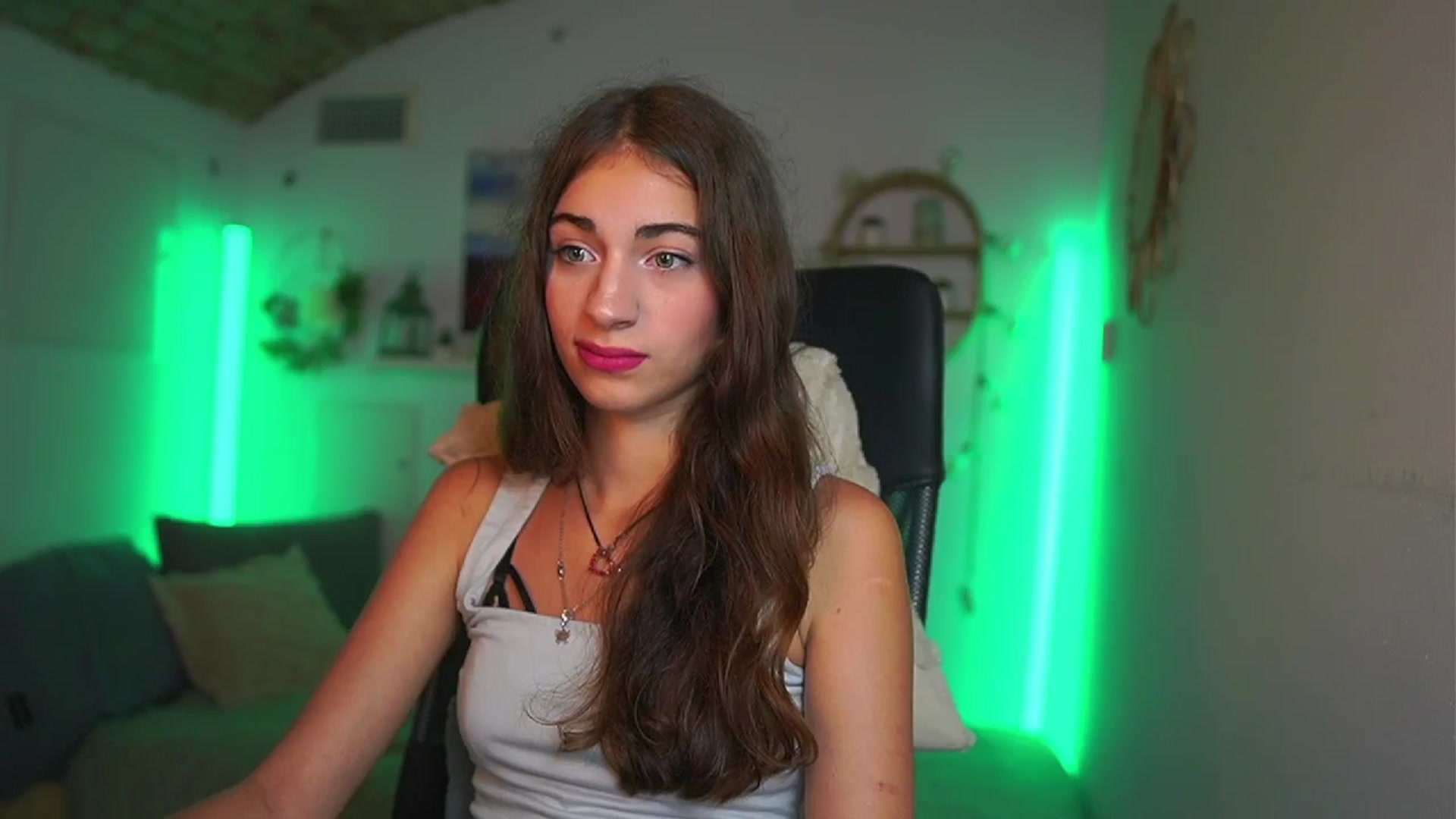 Gallery image thumbnail from Sophie__Grey's myfreecams stream on, 07/22/2025, 14:21 image 11 of 20