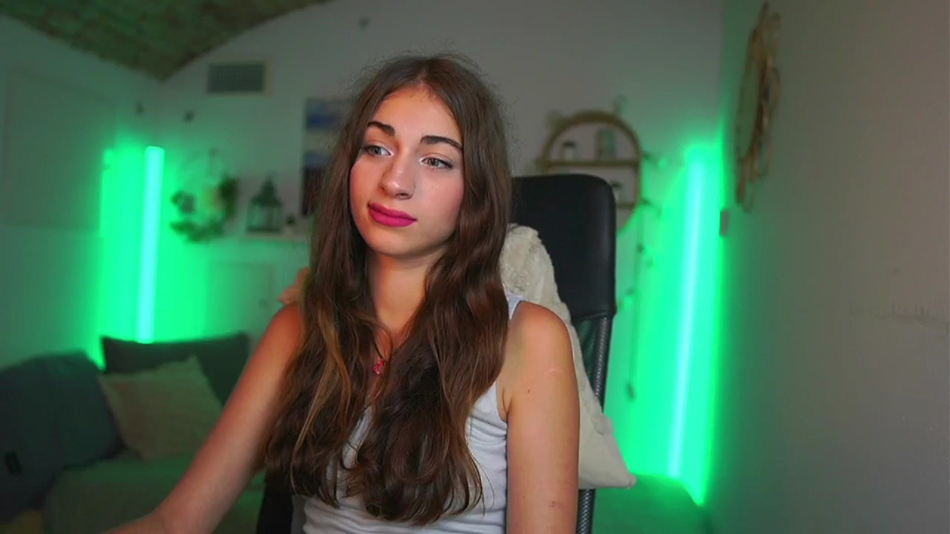 Gallery image thumbnail from Sophie__Grey's myfreecams stream on, 07/22/2025, 14:21 image 6 of 20