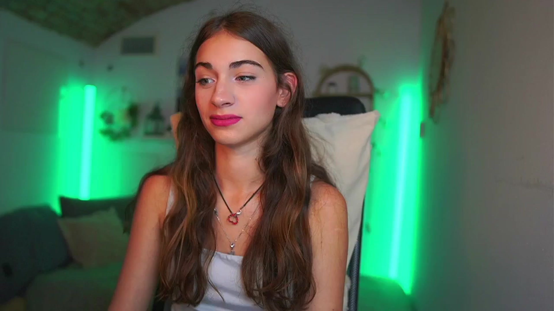 Gallery image thumbnail from Sophie__Grey's myfreecams stream on, 07/22/2025, 15:00 image 4 of 20