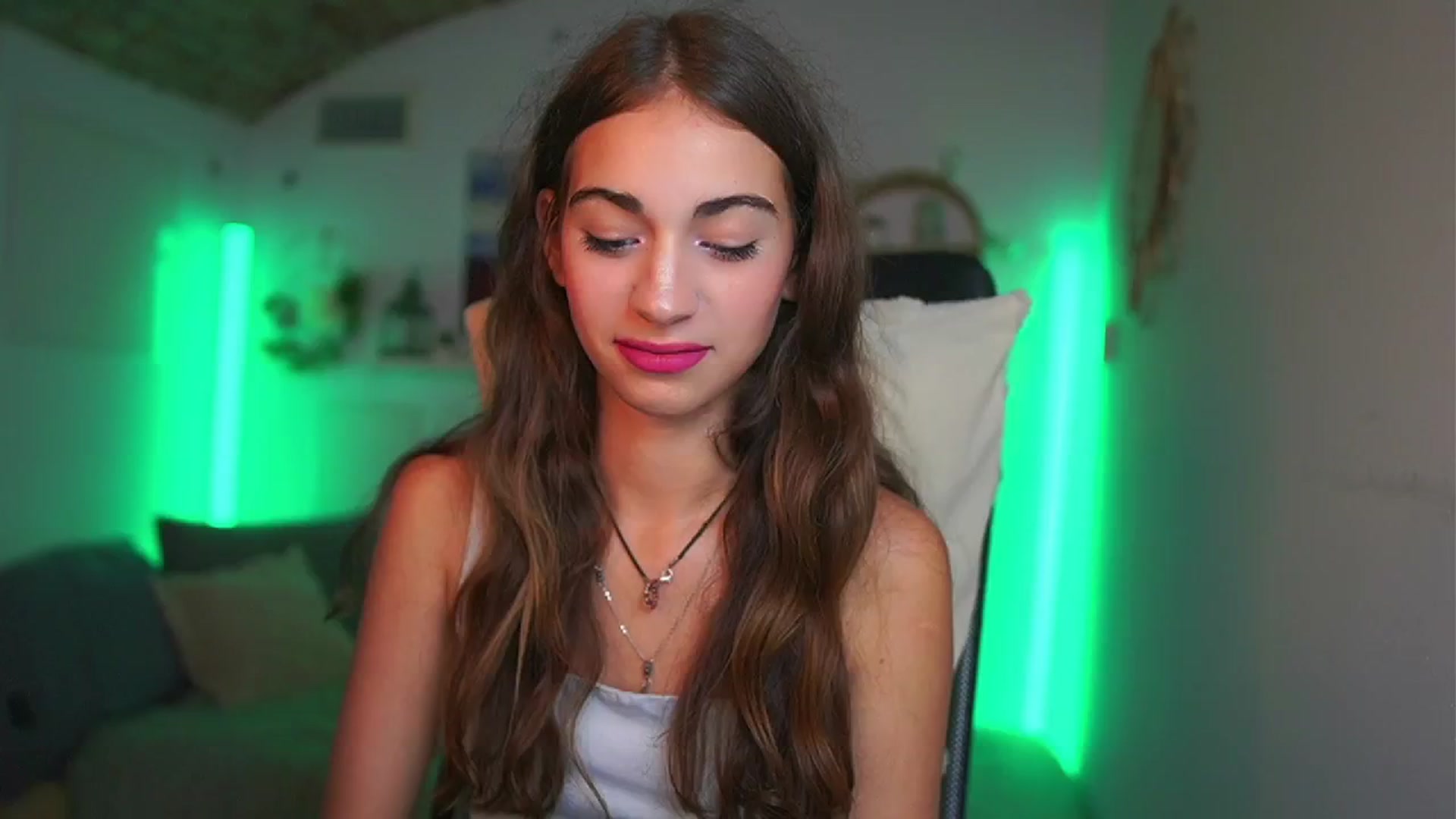 Gallery image thumbnail from Sophie__Grey's myfreecams stream on, 07/22/2025, 15:00 image 1 of 20