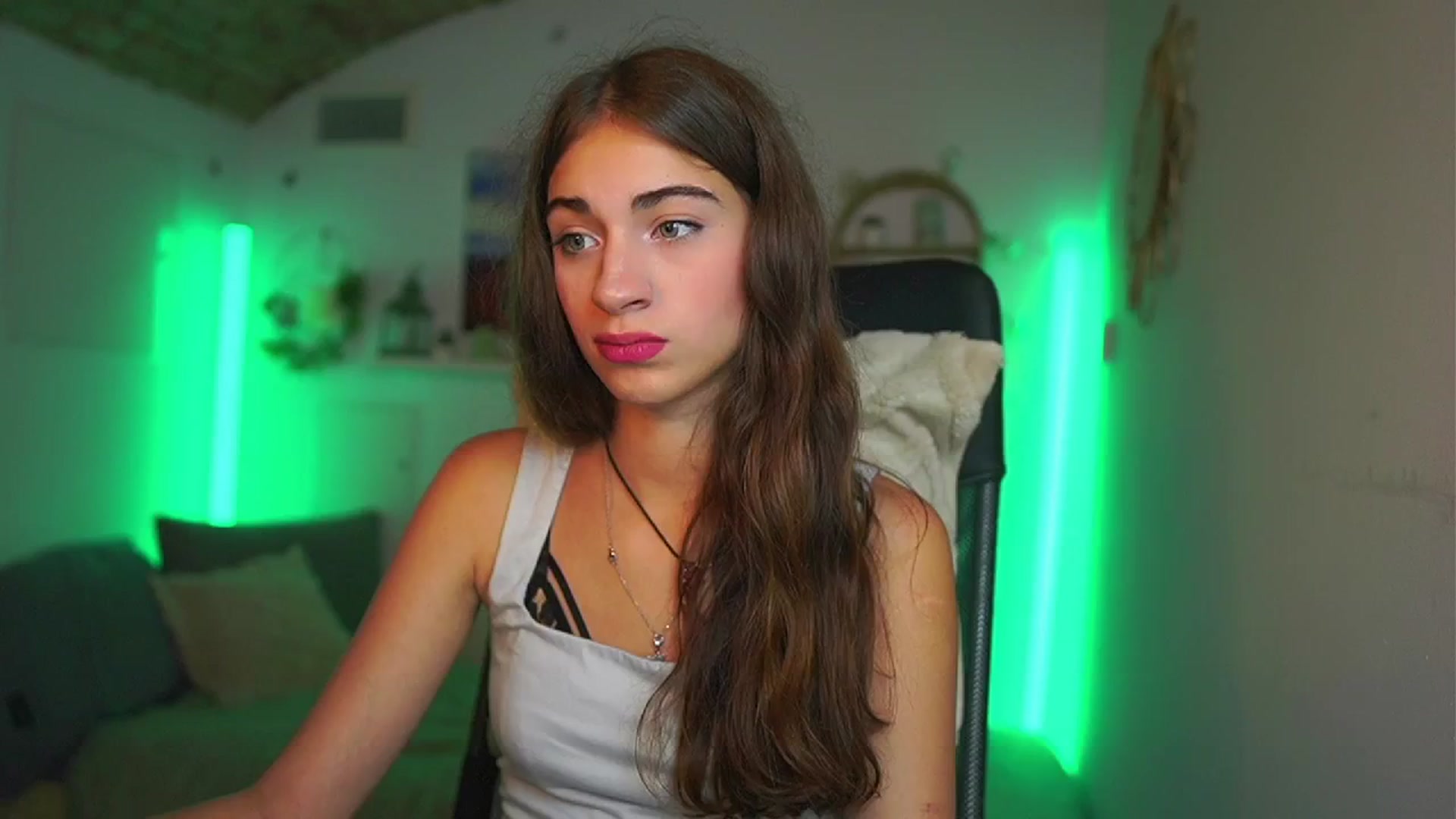 Gallery image thumbnail from Sophie__Grey's myfreecams stream on, 07/22/2025, 15:00 image 16 of 20
