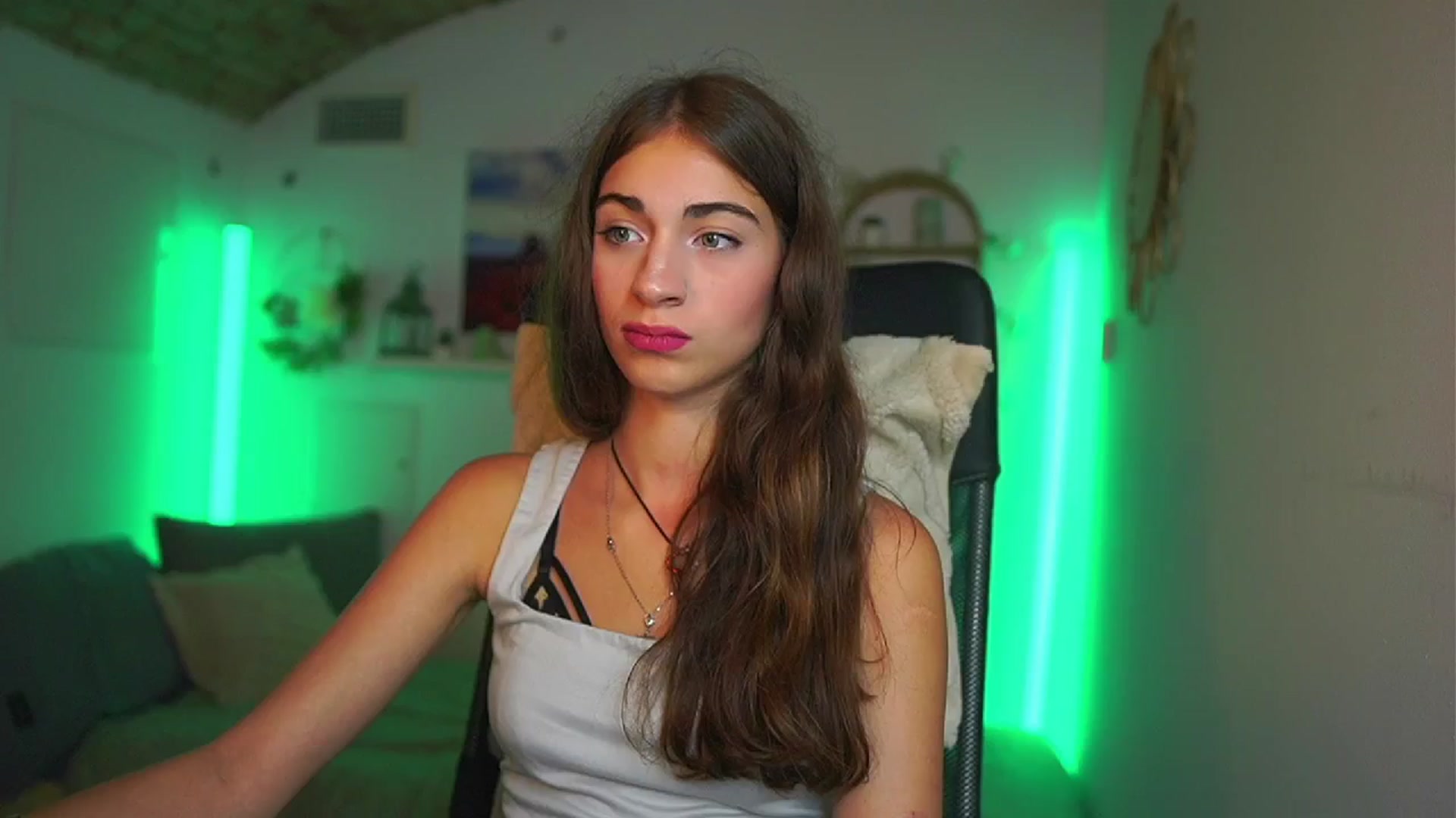 Gallery image thumbnail from Sophie__Grey's myfreecams stream on, 07/22/2025, 15:00 image 19 of 20