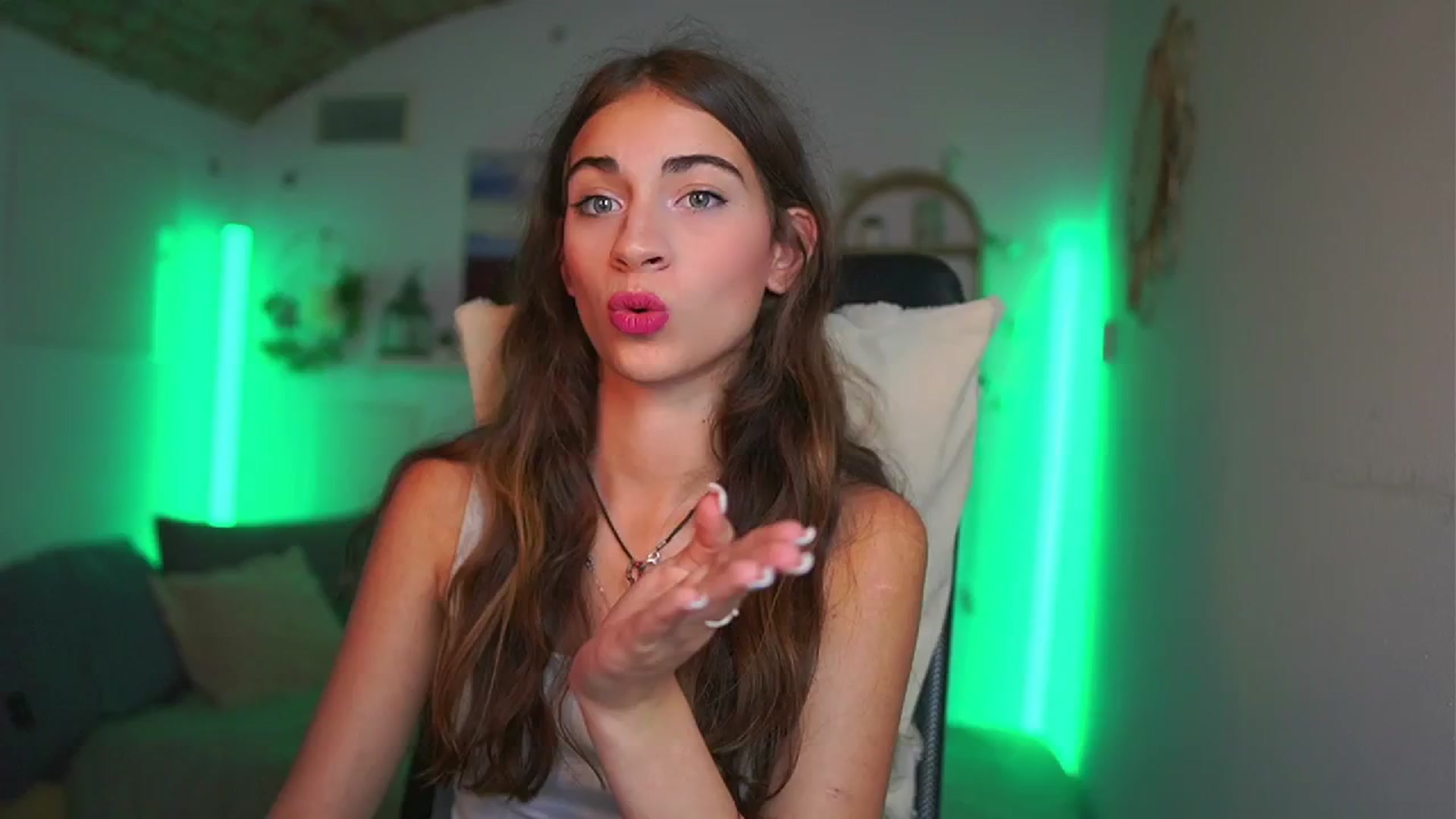 Gallery image thumbnail from Sophie__Grey's myfreecams stream on, 07/22/2025, 15:00 image 5 of 20