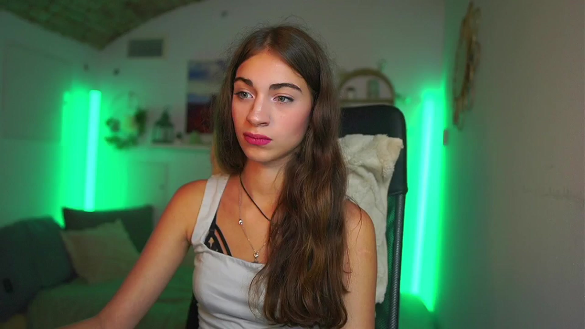 Gallery image thumbnail from Sophie__Grey's myfreecams stream on, 07/22/2025, 15:00 image 14 of 20