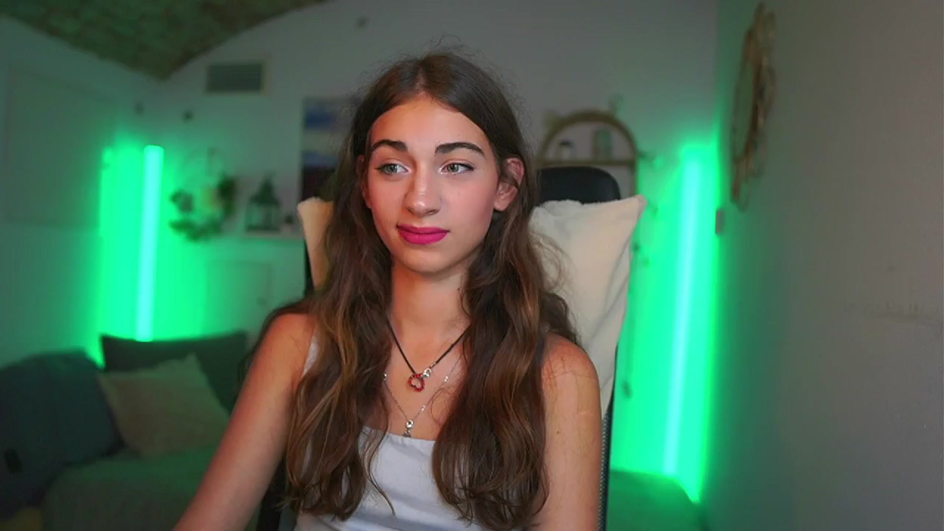 Gallery image thumbnail from Sophie__Grey's myfreecams stream on, 07/22/2025, 15:00 image 7 of 20