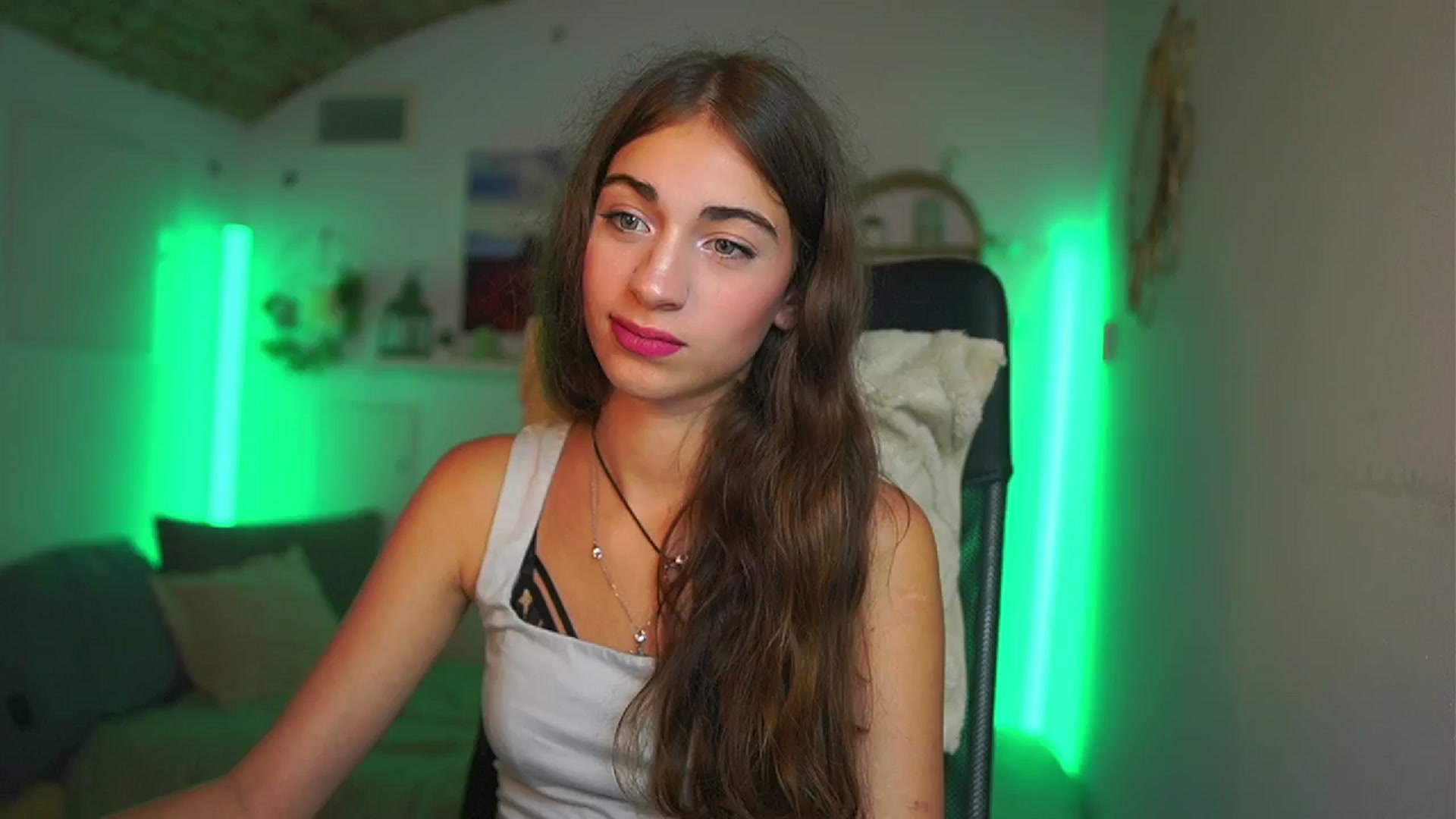 Gallery image thumbnail from Sophie__Grey's myfreecams stream on, 07/22/2025, 15:00 image 17 of 20
