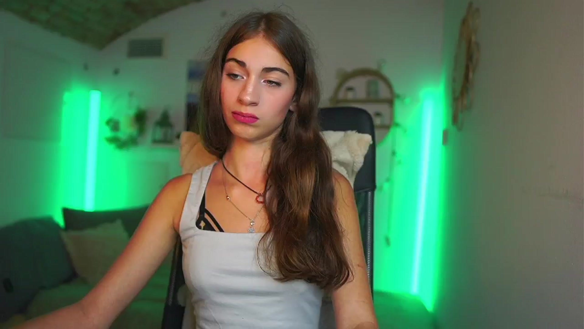Gallery image thumbnail from Sophie__Grey's myfreecams stream on, 07/22/2025, 15:00 image 20 of 20