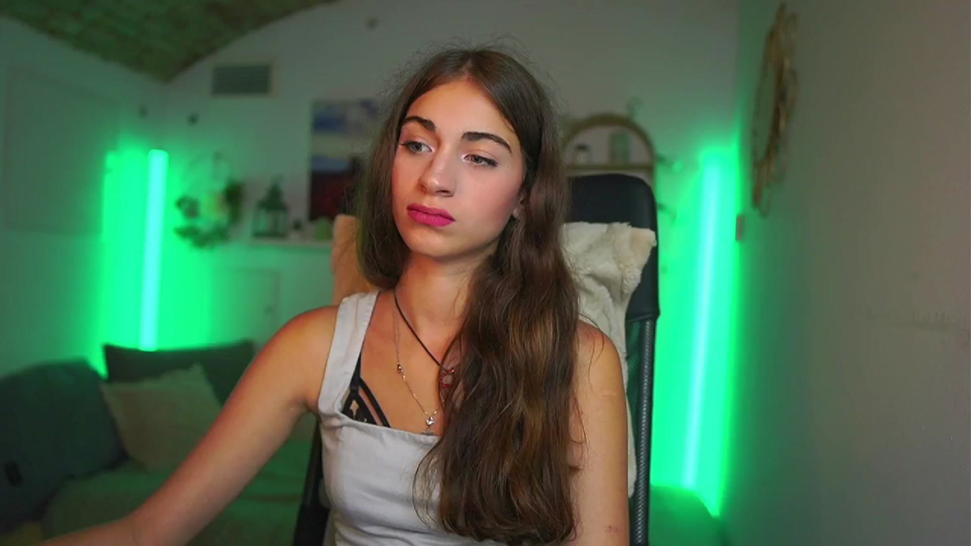 Gallery image thumbnail from Sophie__Grey's myfreecams stream on, 07/22/2025, 15:00 image 18 of 20