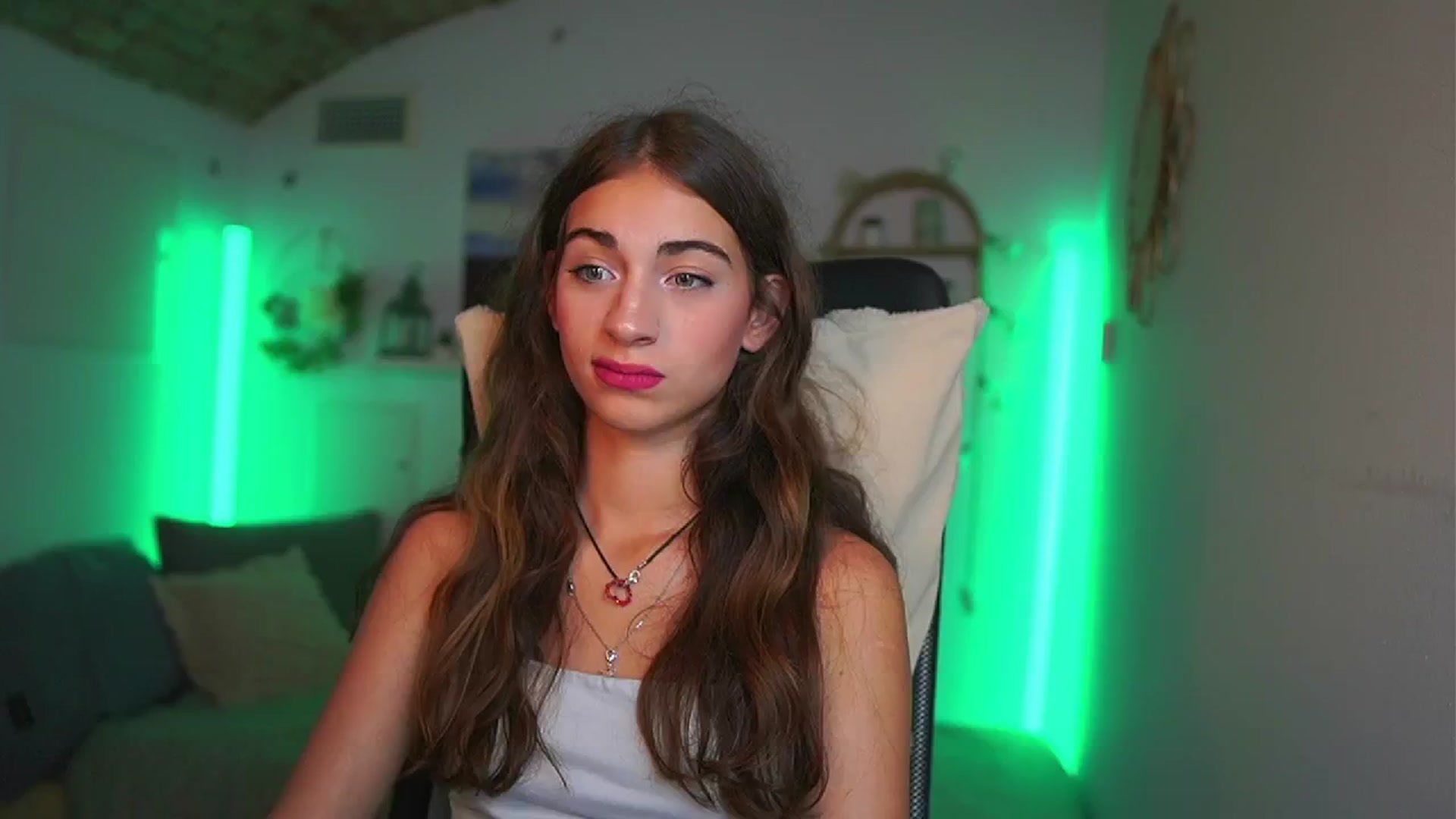Gallery image thumbnail from Sophie__Grey's myfreecams stream on, 07/22/2025, 15:00 image 9 of 20