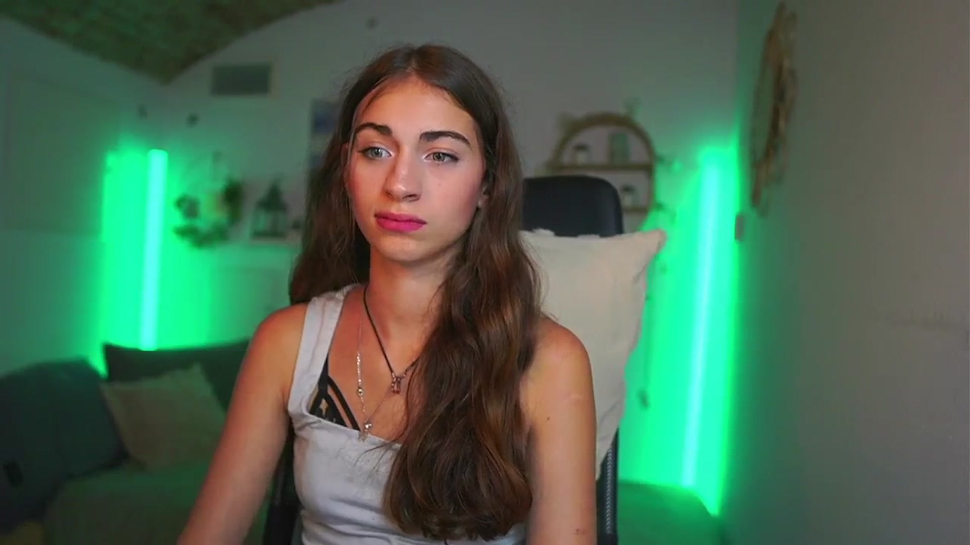 Gallery image thumbnail from Sophie__Grey's myfreecams stream on, 07/22/2025, 15:52 image 4 of 20