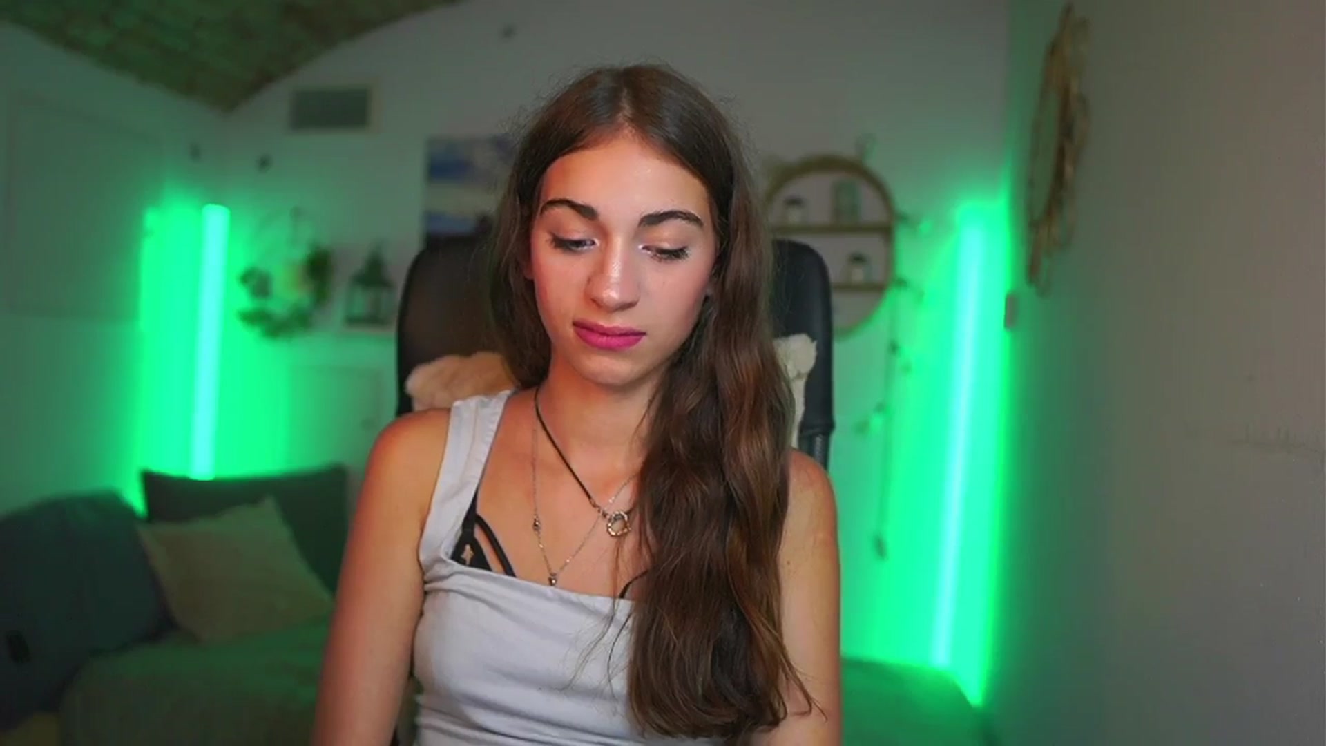 Gallery image thumbnail from Sophie__Grey's myfreecams stream on, 07/22/2025, 15:52 image 18 of 20