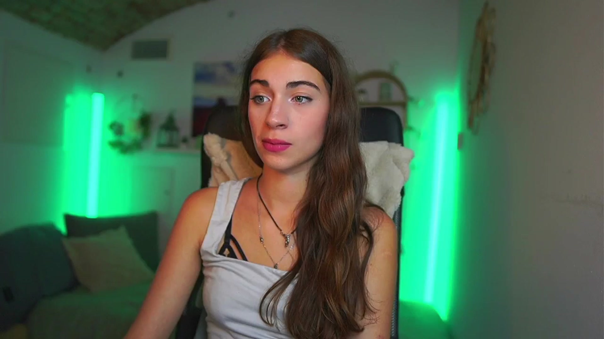 Gallery image thumbnail from Sophie__Grey's myfreecams stream on, 07/22/2025, 15:52 image 15 of 20