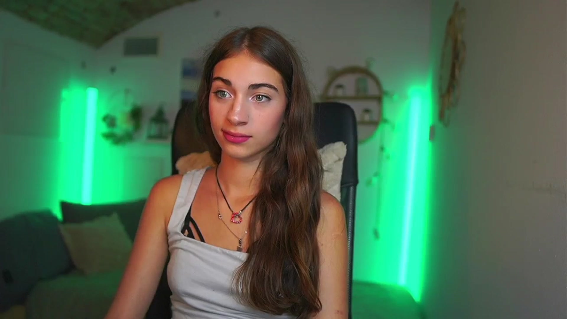 Gallery image thumbnail from Sophie__Grey's myfreecams stream on, 07/22/2025, 15:52 image 16 of 20