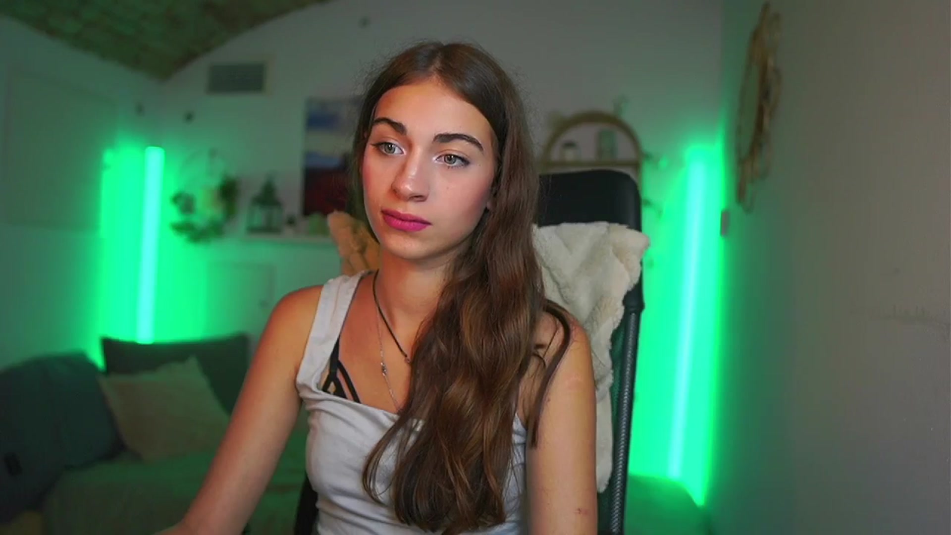 Gallery image thumbnail from Sophie__Grey's myfreecams stream on, 07/22/2025, 15:52 image 12 of 20