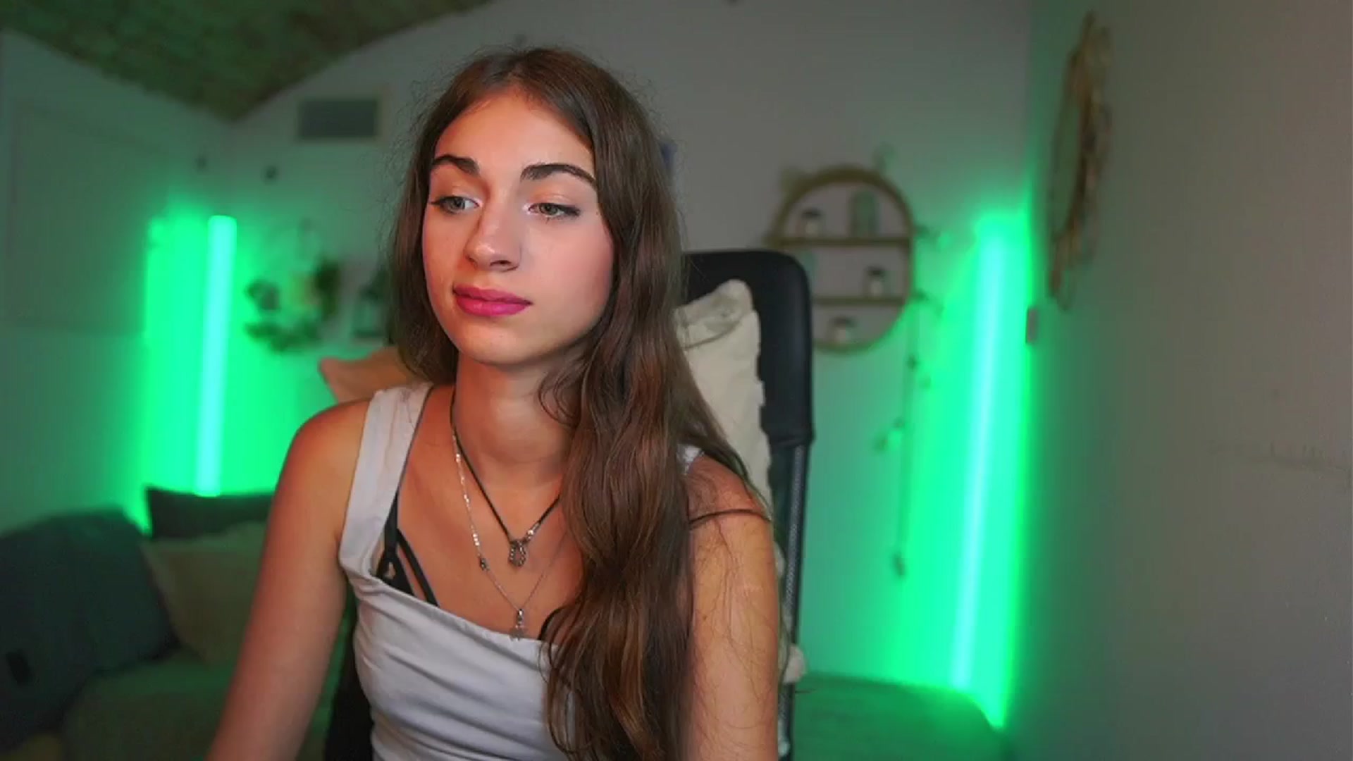 Gallery image thumbnail from Sophie__Grey's myfreecams stream on, 07/22/2025, 17:11 image 11 of 20