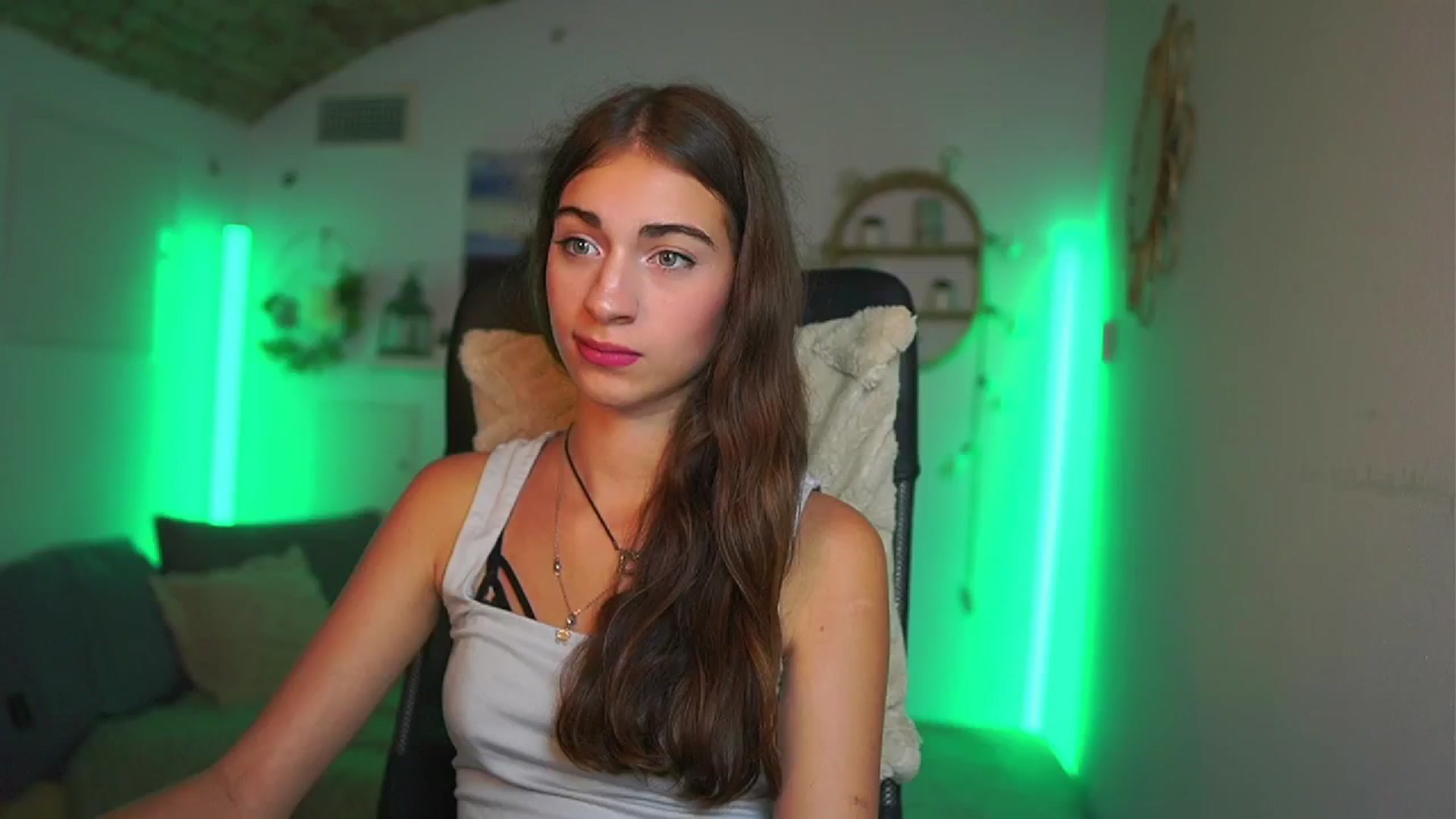 Gallery image thumbnail from Sophie__Grey's myfreecams stream on, 07/22/2025, 17:11 image 2 of 20