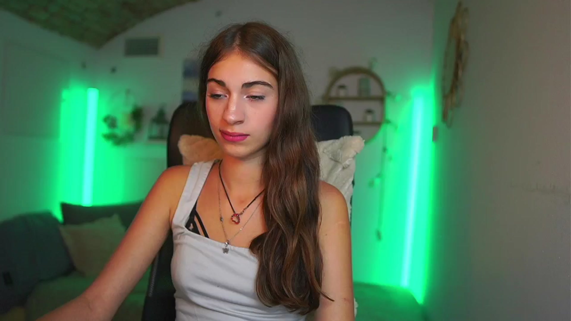 Gallery image thumbnail from Sophie__Grey's myfreecams stream on, 07/22/2025, 17:11 image 1 of 20