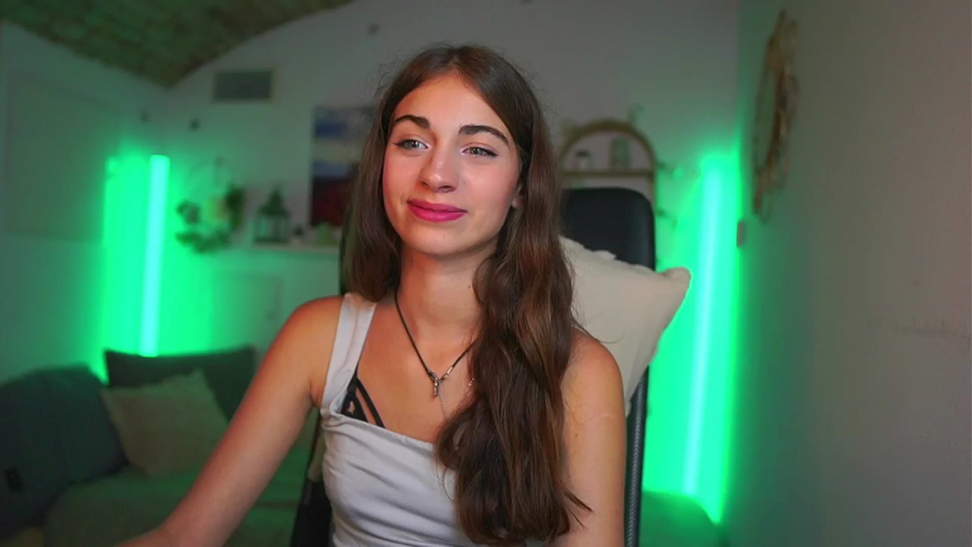 Gallery image thumbnail from Sophie__Grey's myfreecams stream on, 07/22/2025, 17:11 image 8 of 20