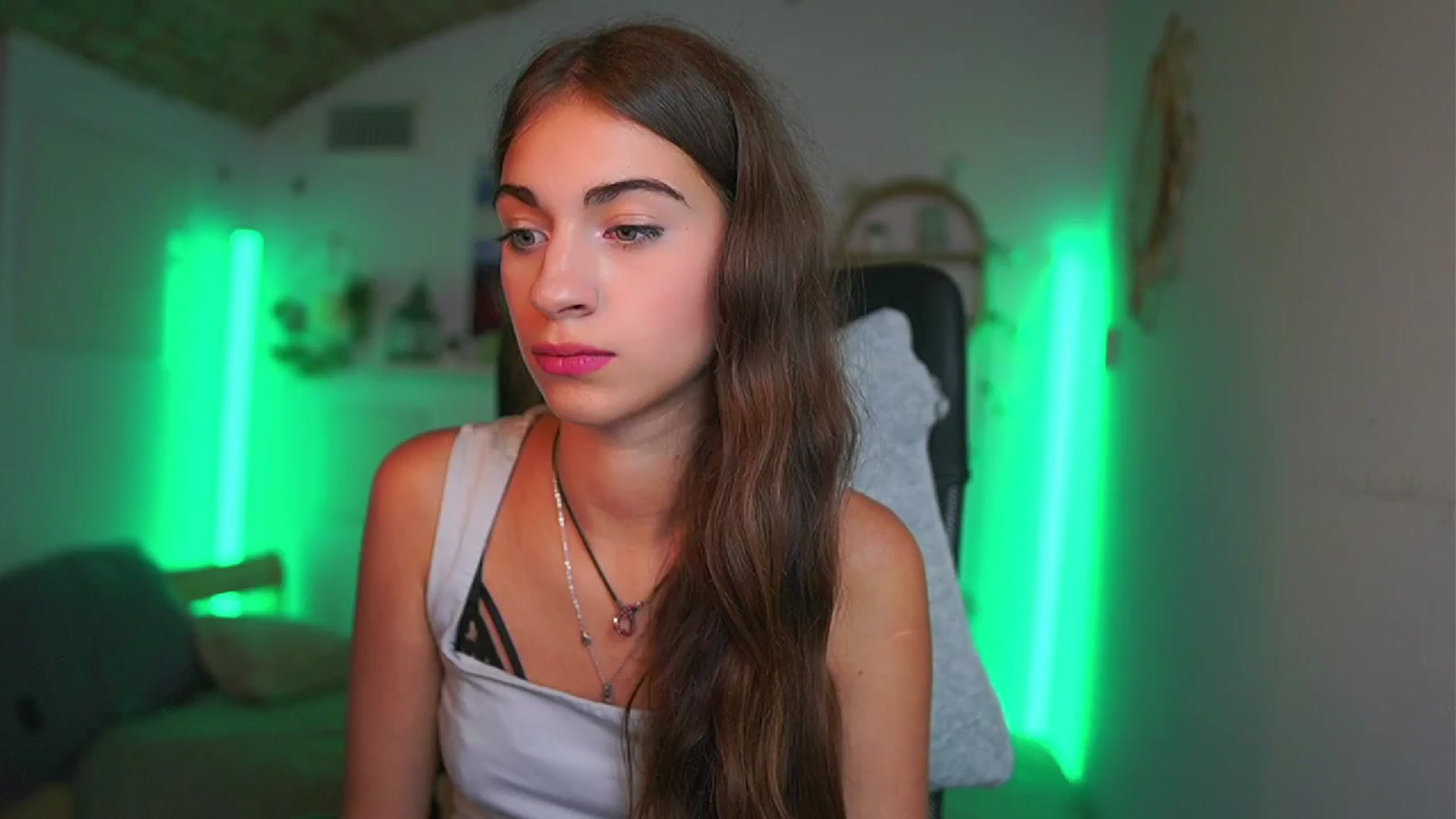 Gallery image thumbnail from Sophie__Grey's myfreecams stream on, 07/22/2025, 18:06 image 19 of 20