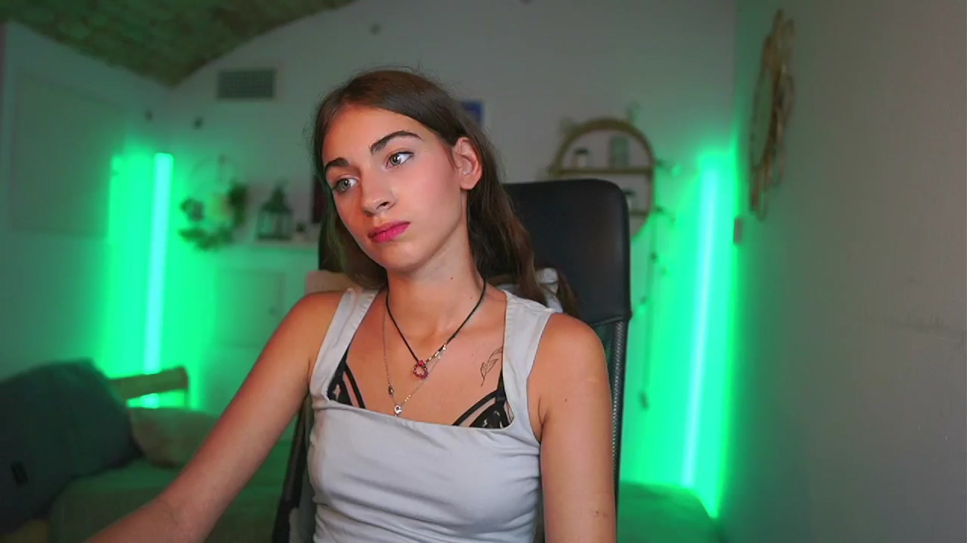 Gallery image thumbnail from Sophie__Grey's myfreecams stream on, 07/22/2025, 18:06 image 13 of 20