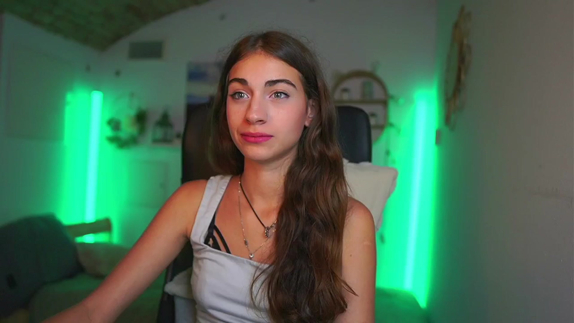 Gallery image thumbnail from Sophie__Grey's myfreecams stream on, 07/22/2025, 18:06 image 6 of 20