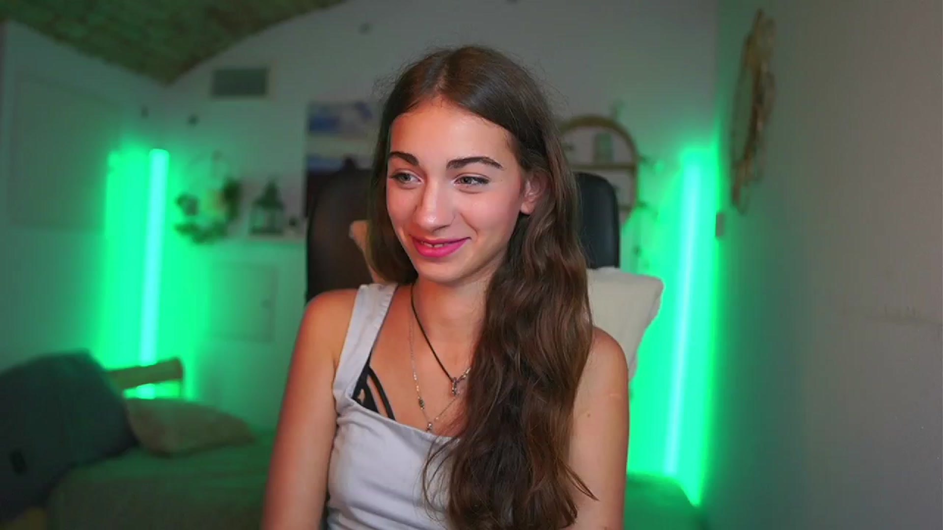 Gallery image thumbnail from Sophie__Grey's myfreecams stream on, 07/22/2025, 18:06 image 5 of 20